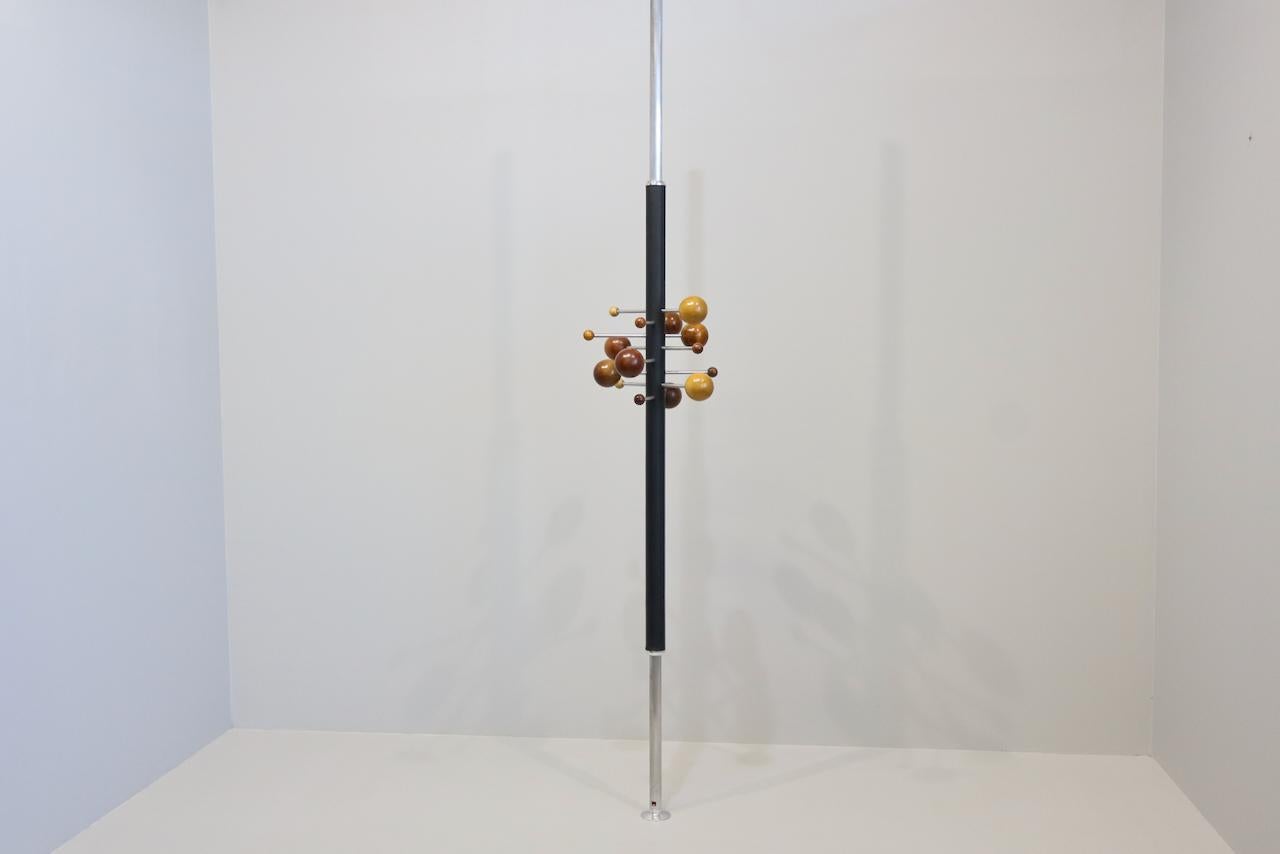 AT 16 Coat Rack by Osvaldo Borsani for Tecno For Sale 2