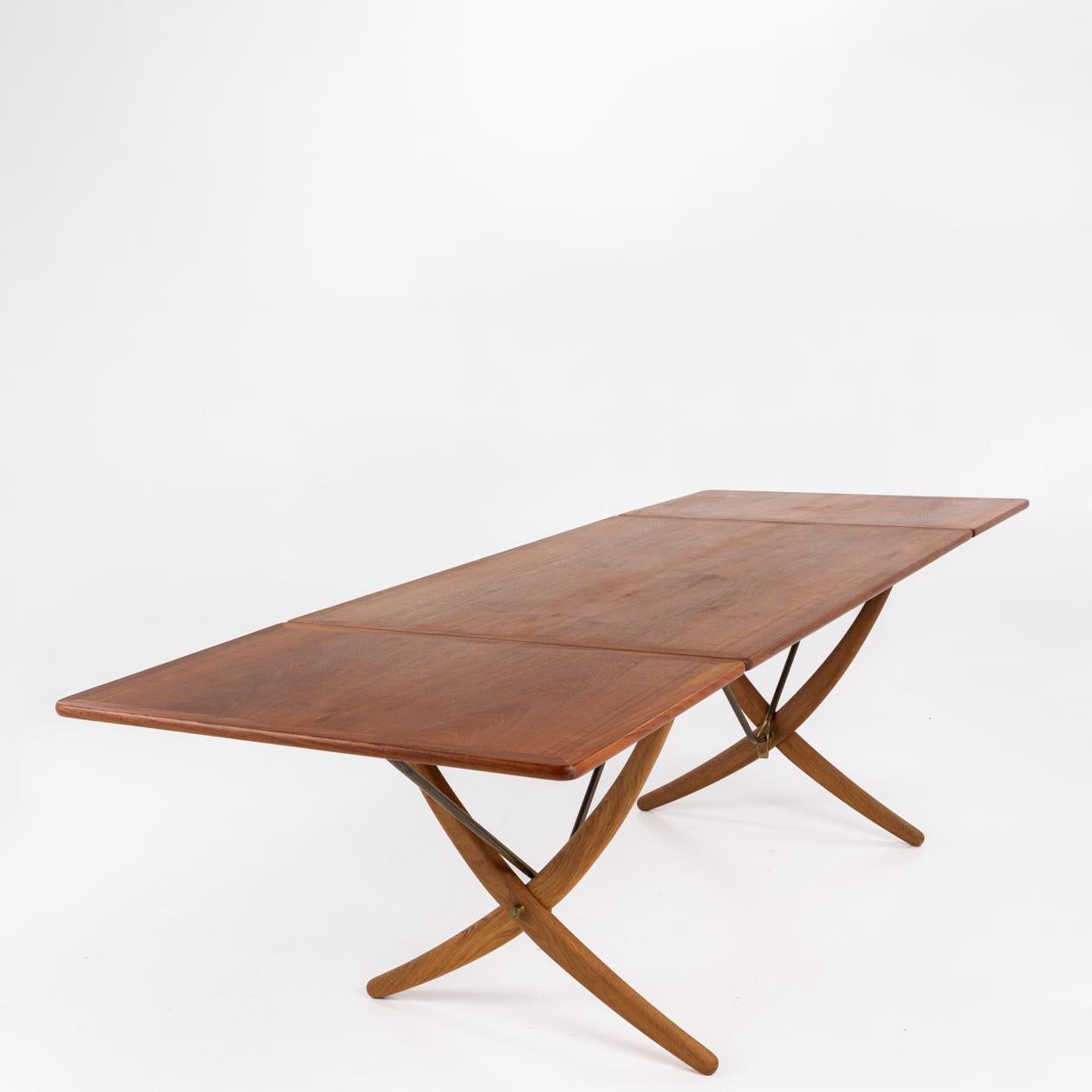 AT 304 - Sabre-legged table by Hans J. Wegner 2