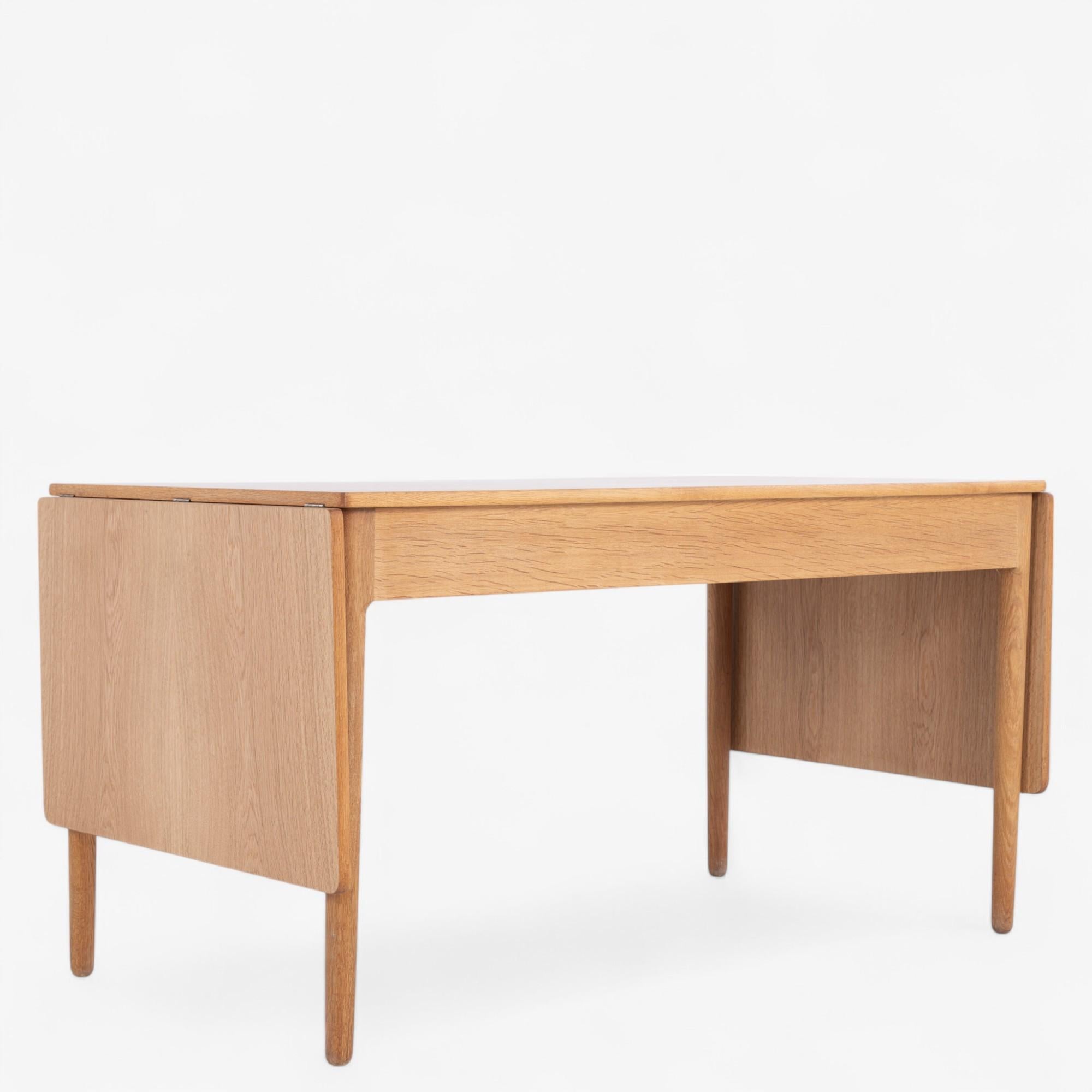 AT 305 - Bureau en chêne de Hans J. Wegner en vente 4
