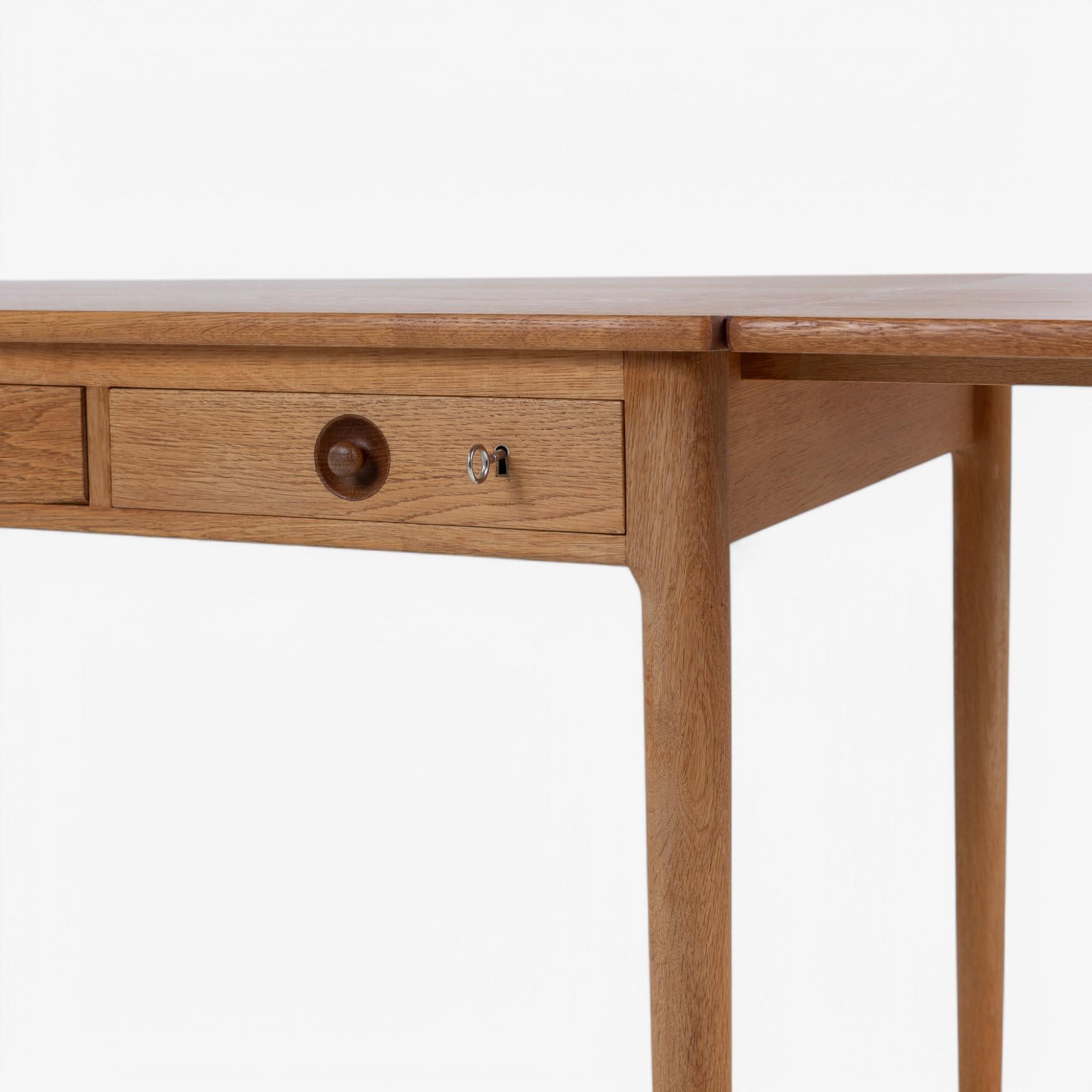 Quercia AT 305 - Scrivania in oak di Hans J. Wegner in vendita