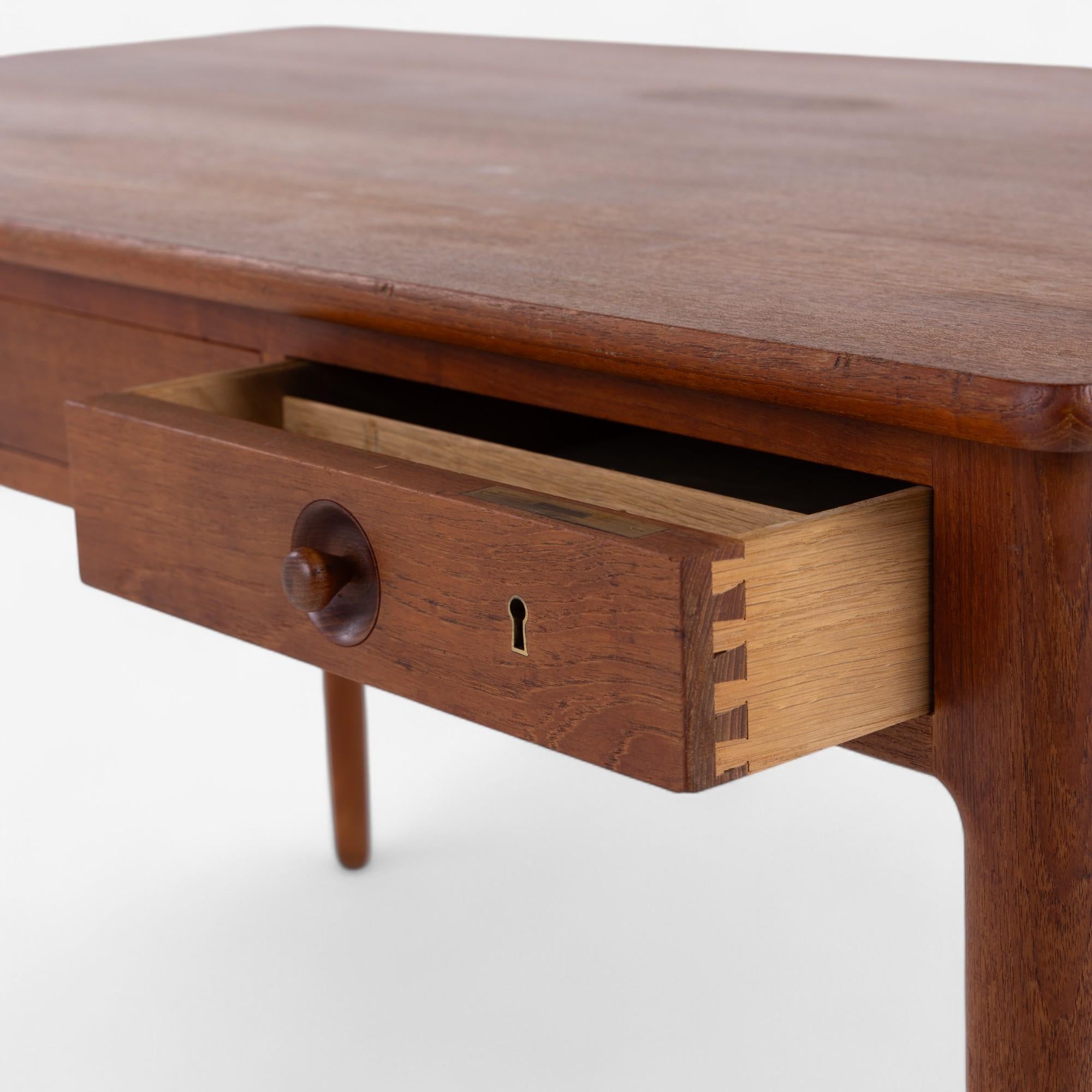 20ième siècle AT 305 - Bureau en teck de Hans J. Wegner en vente