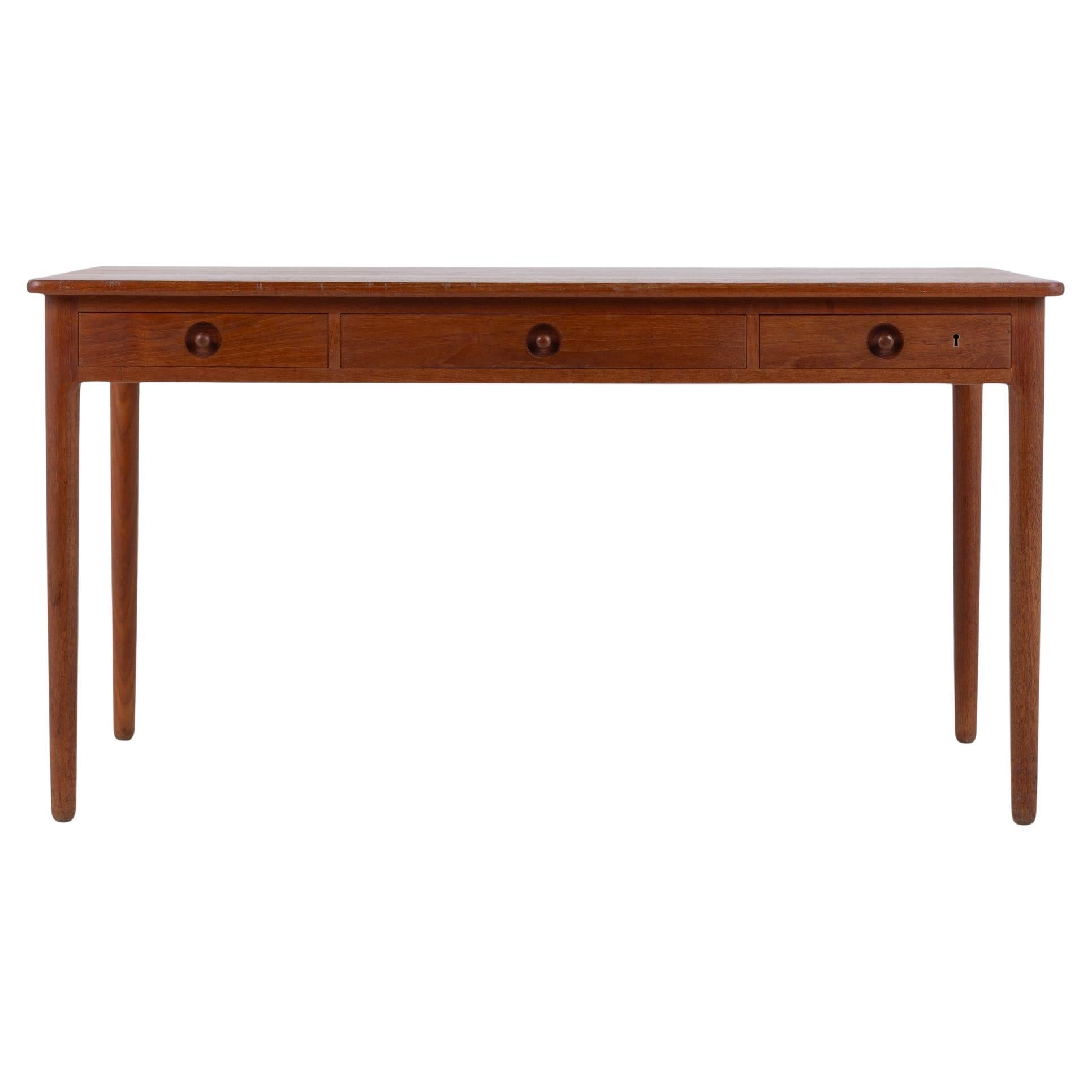 AT 305 - Bureau en teck de Hans J. Wegner en vente