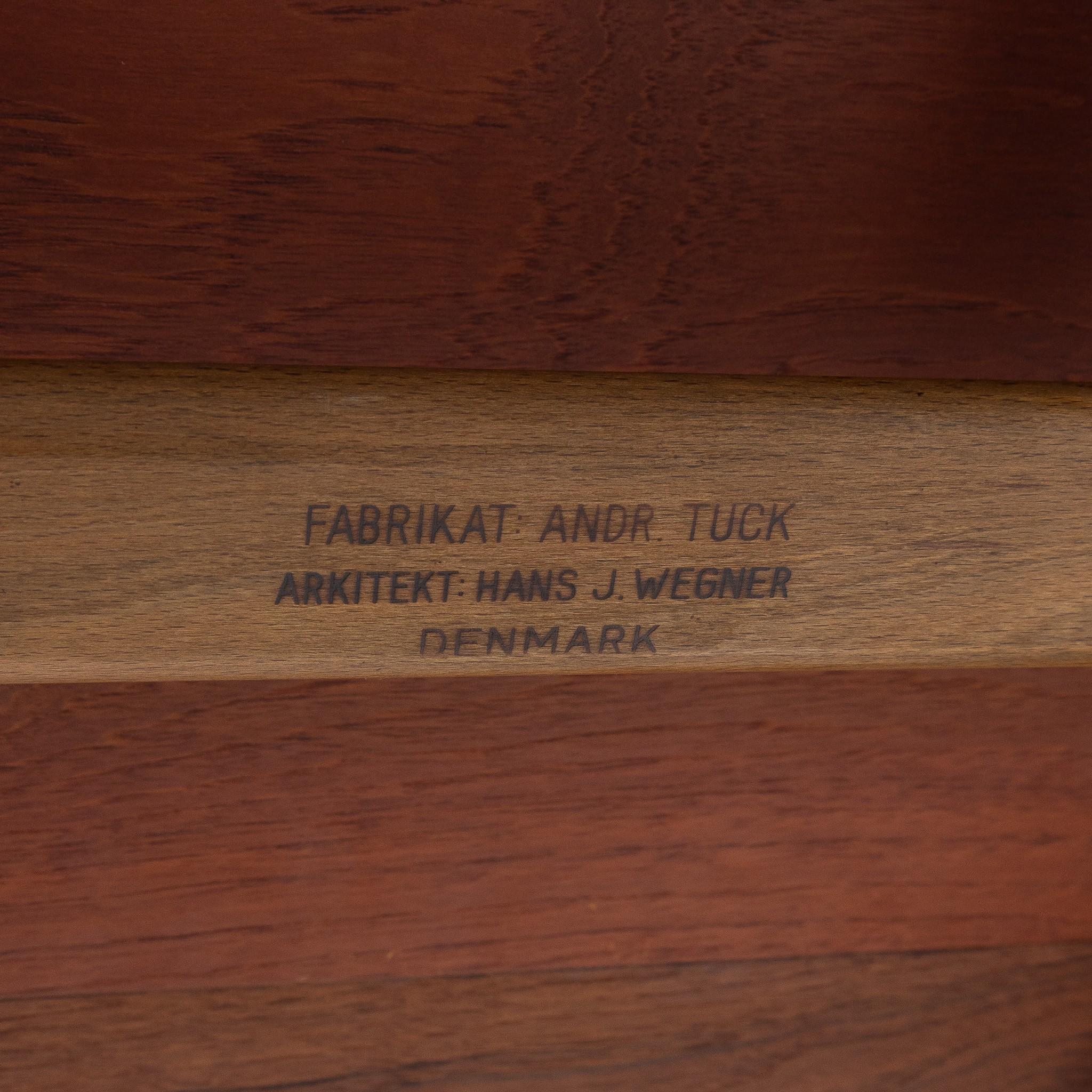 AT 310 - Dining table with extension in teak by Hans J. Wegner en venta 3