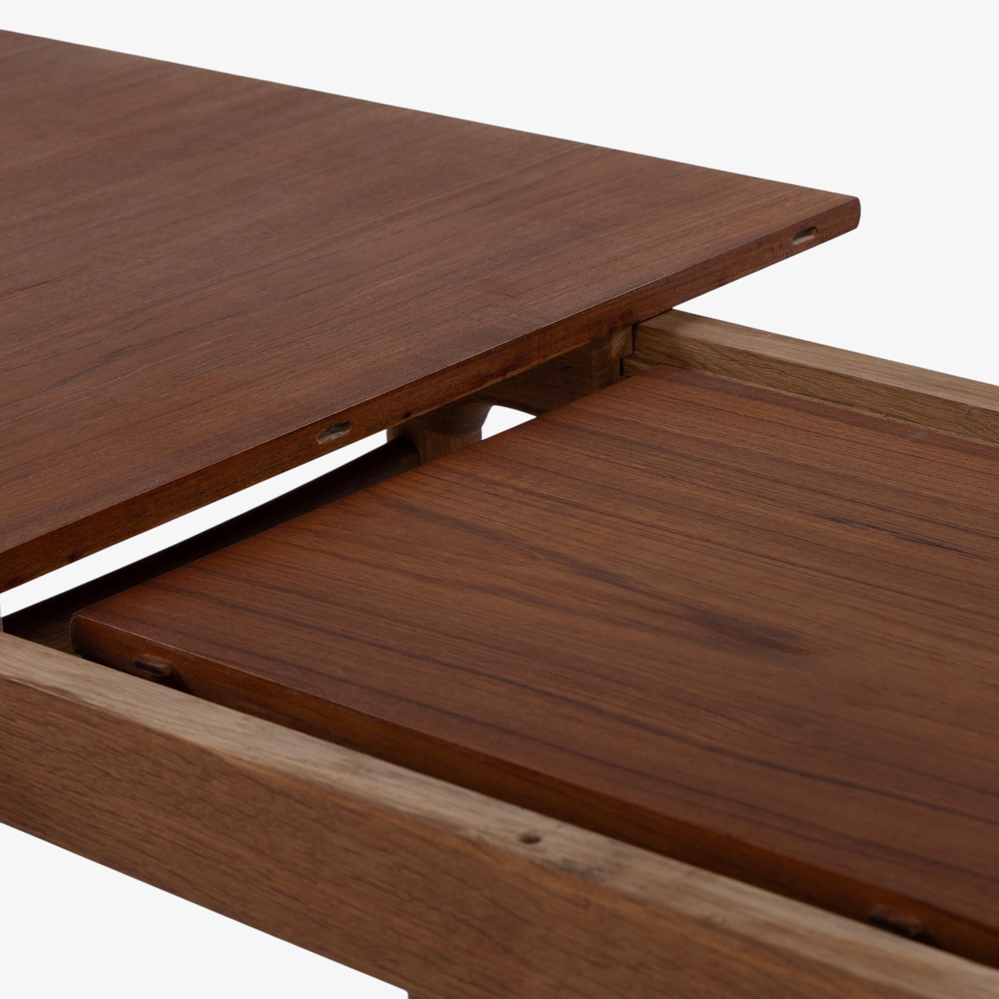 AT 310 - Dining table with extension in teak by Hans J. Wegner en venta 1