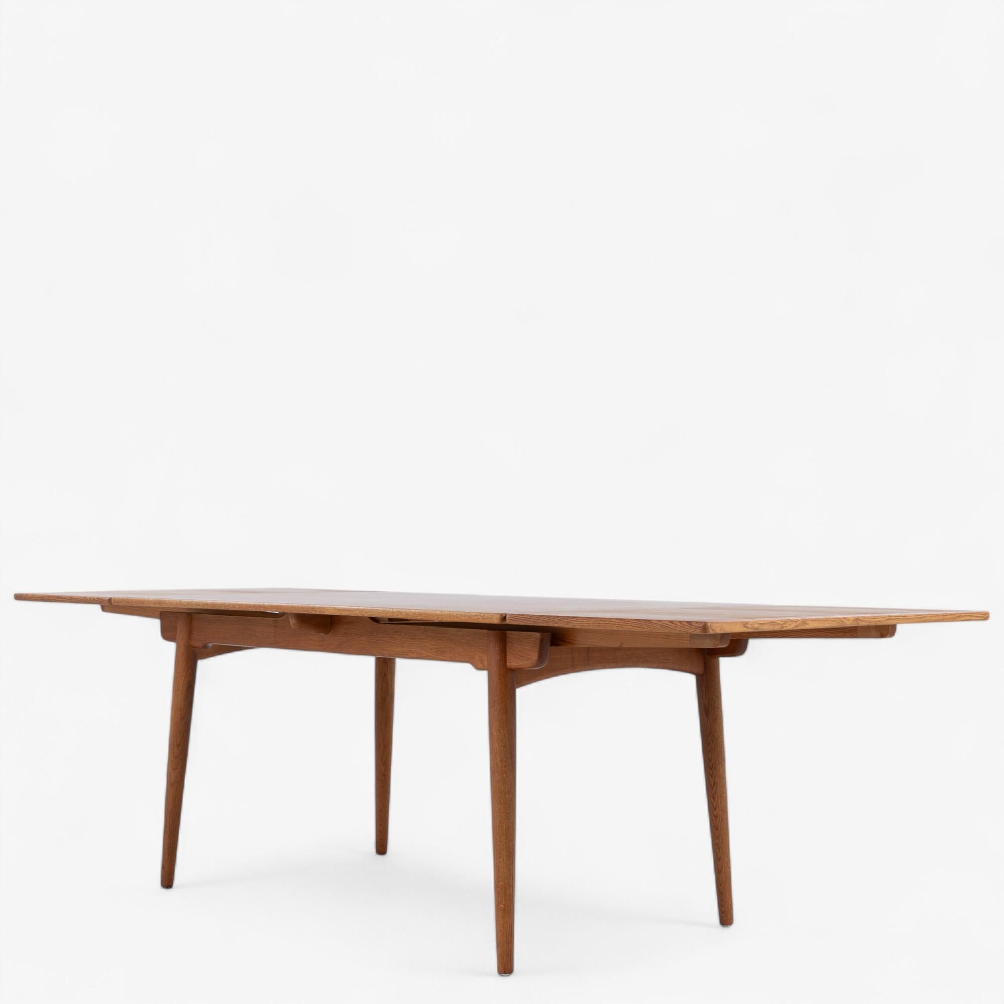 Oak AT 312 - Dining table in oak by Hans J. Wegner For Sale