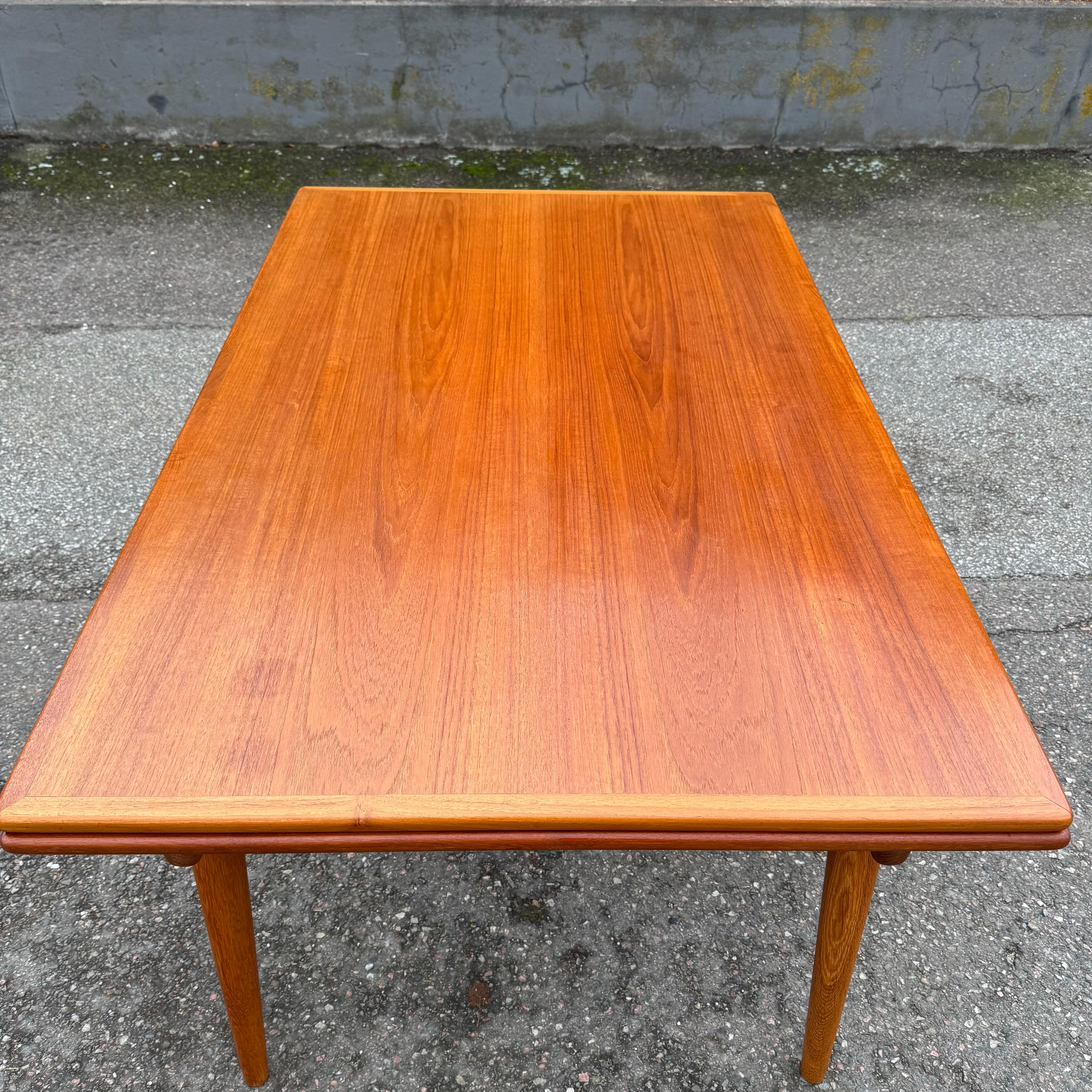 AT-312 Dining Table in Oak by Hans Wegner for Andreas Tuck, 1960s 3