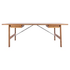 AT 325A - Desk in oak with two drawers by Hans J. Wegner