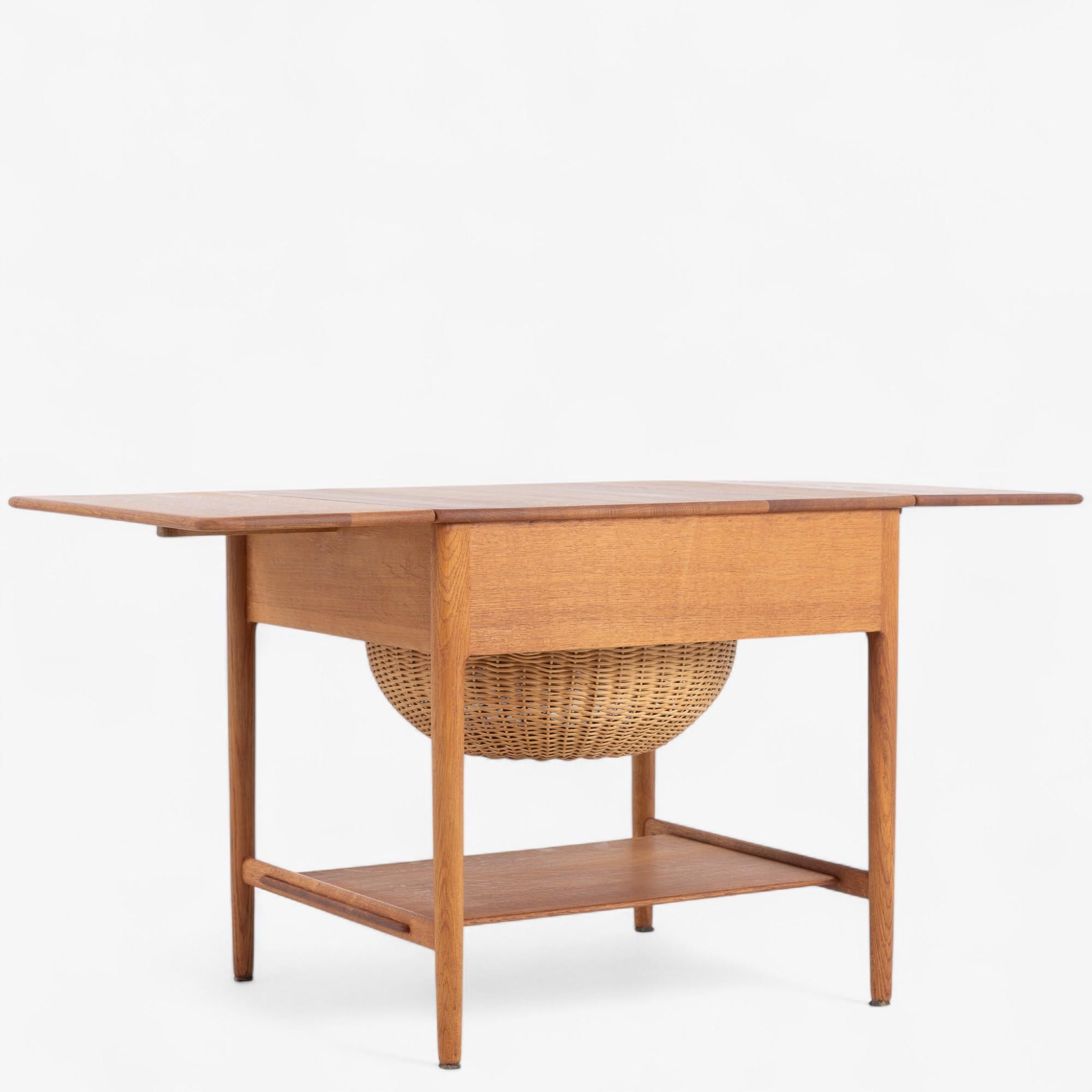 AT 33 - Table de couture en chêne, Hans J. Wegner en vente 8