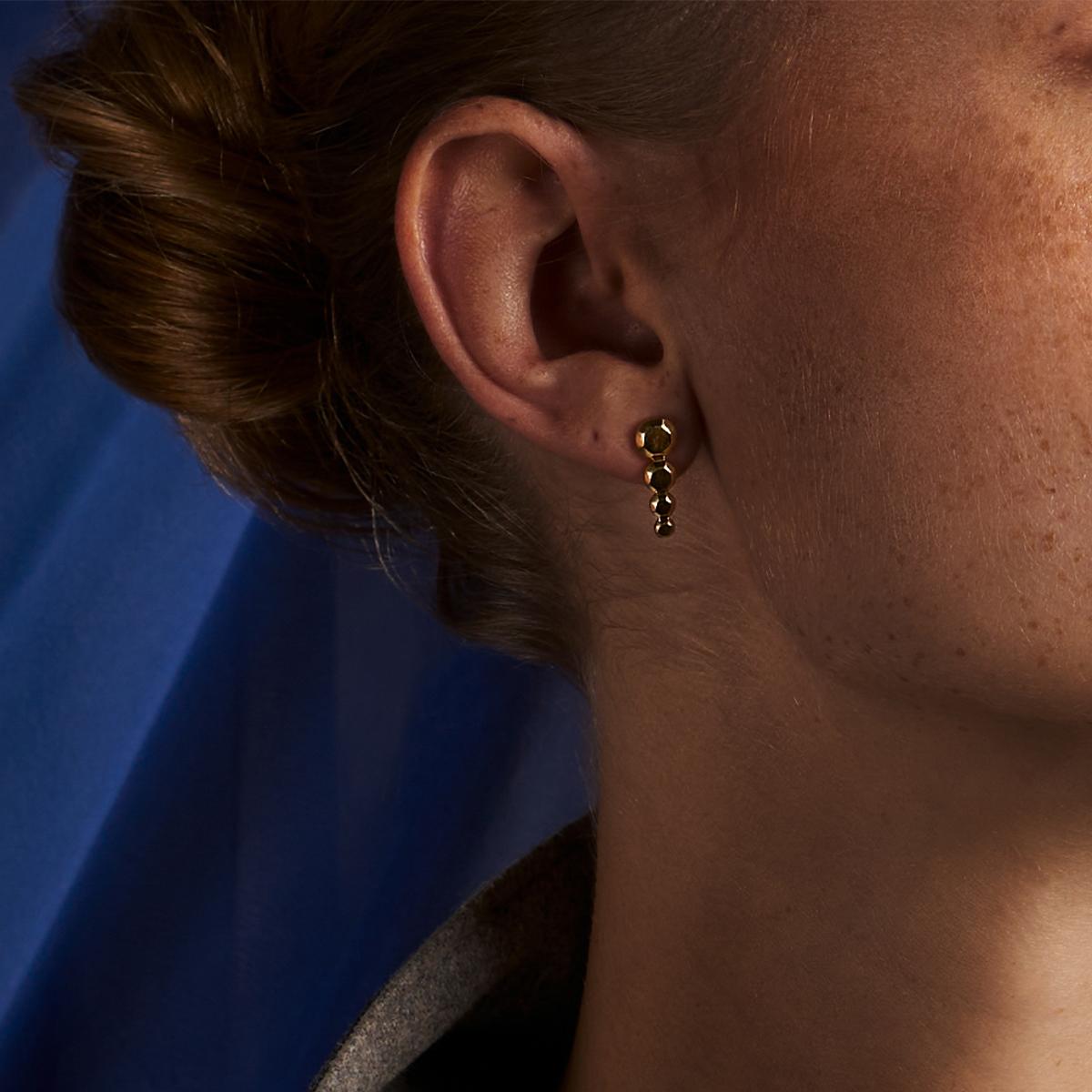 AT NIGHTFALL Earring - 18k gold In New Condition For Sale In København, DK