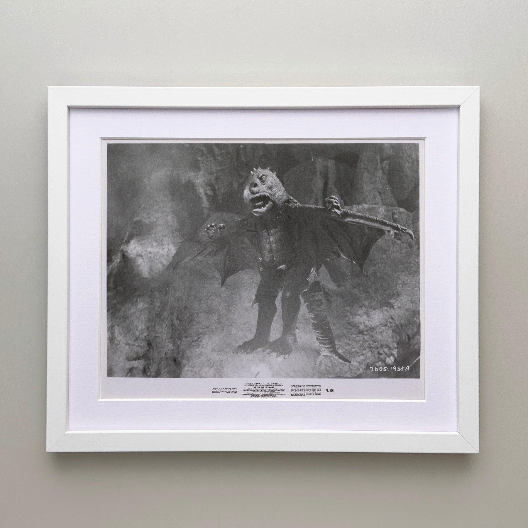 Américain At The Earths Core (1976) Image publicitaire pour la presse - encadrée en vente