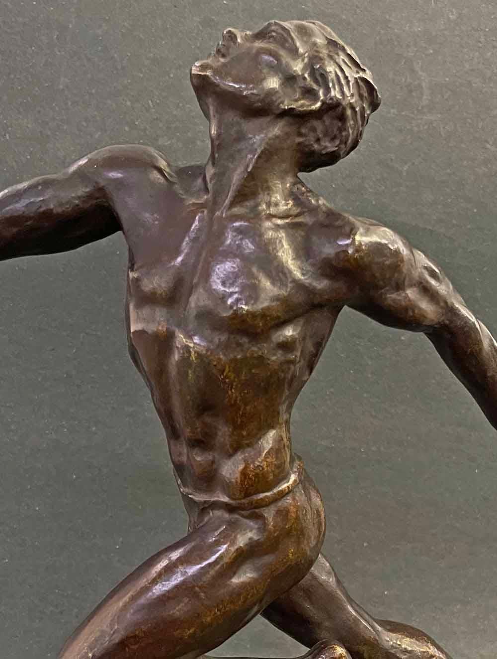 Français « At the Finish Line, « Rare Art Deco Bronze Runner with Nude Male, Le Faguays en vente
