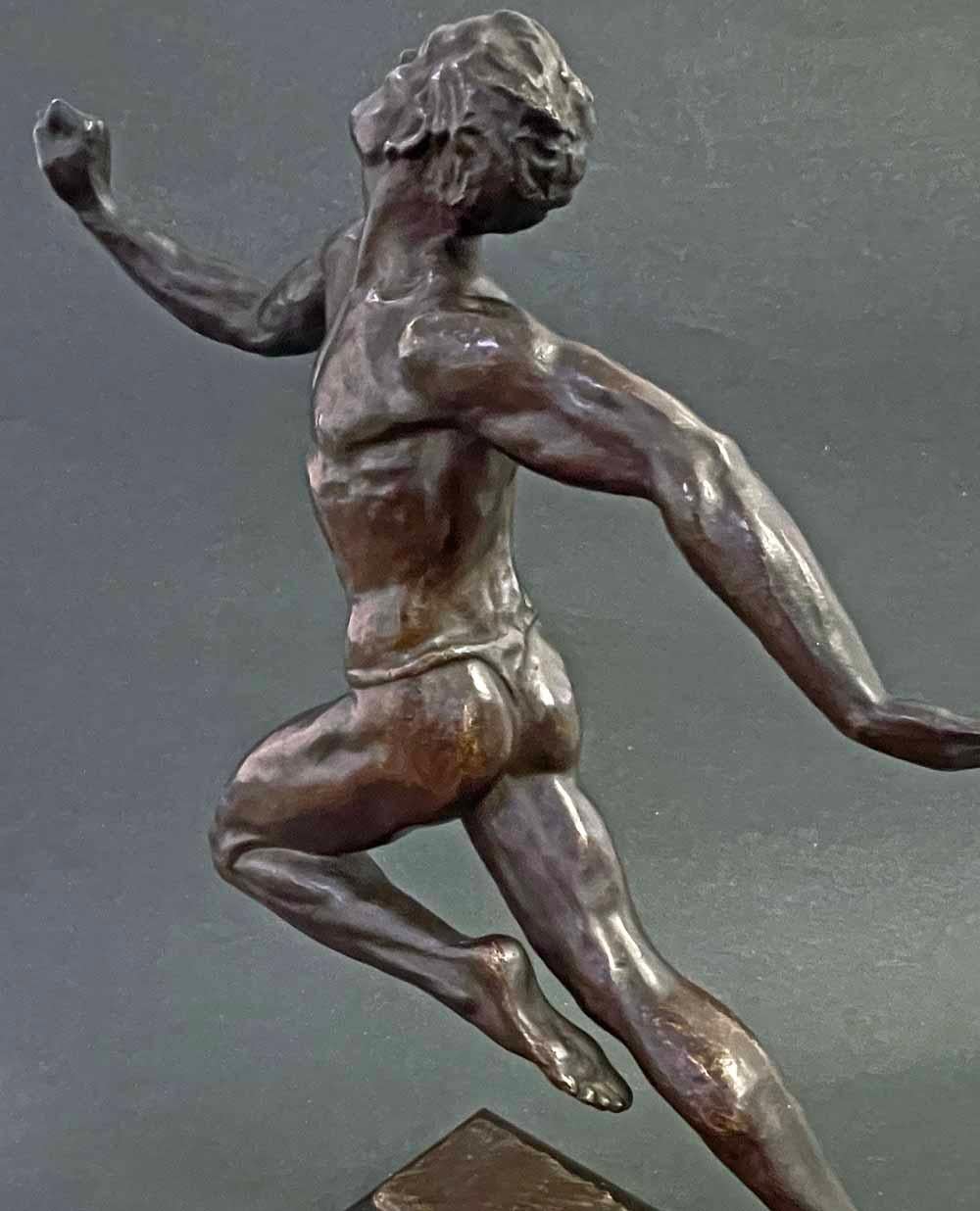 « At the Finish Line, « Rare Art Deco Bronze Runner with Nude Male, Le Faguays Excellent état - En vente à Philadelphia, PA