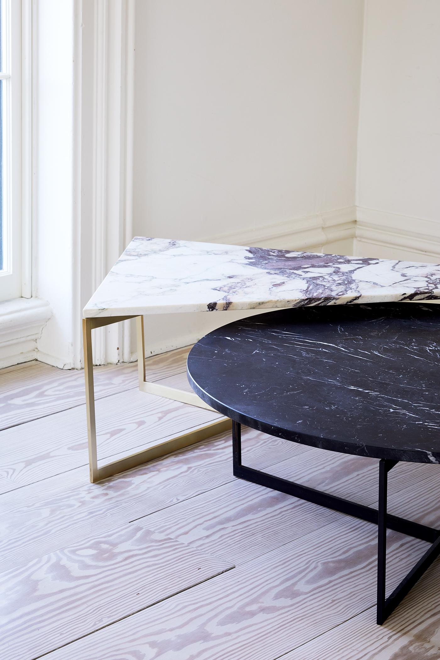 Contemporary AT14 Round Coffee Table with Blackened Steel Base and Marble Top For Sale
