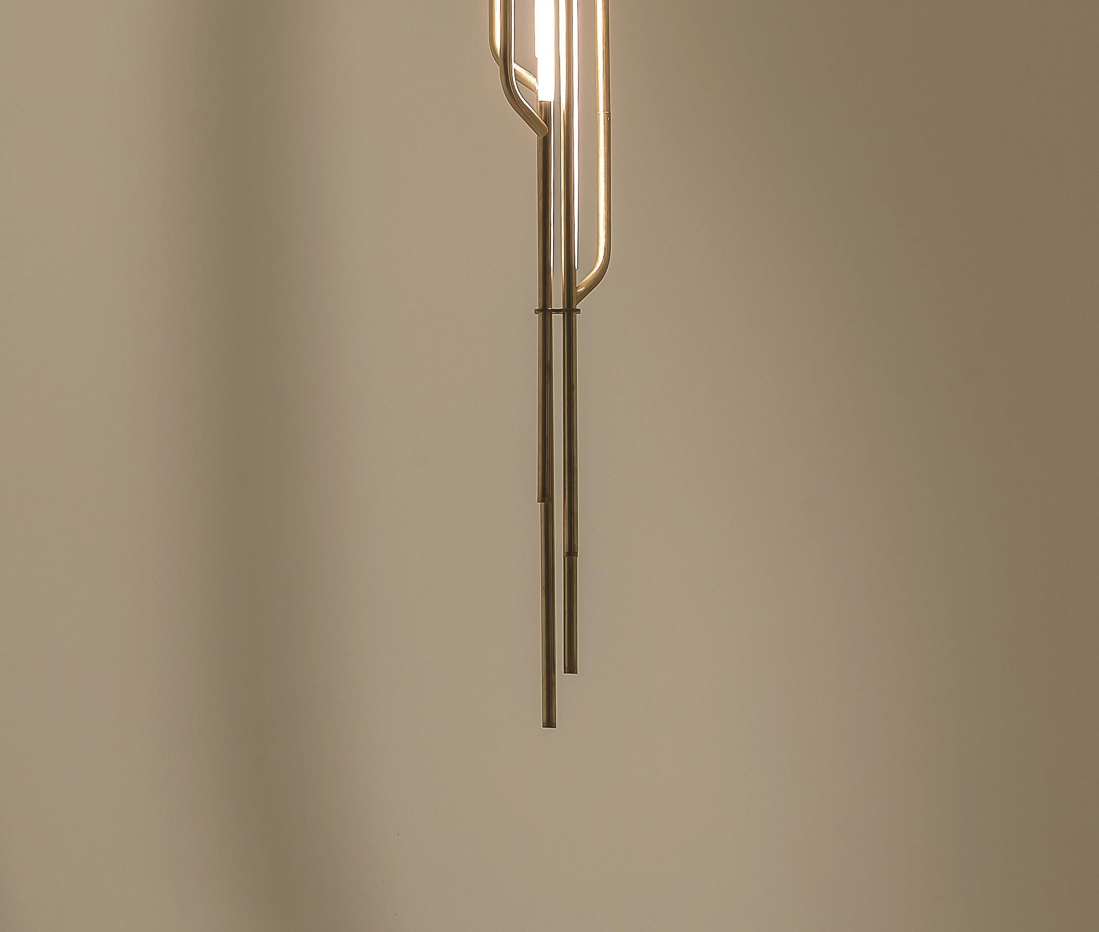 AT624 Suspension Lamp in Satin Brass with 4 White Acrylic Diffusers by Daluce In condizioni Nuovo in vendita a Geneve, CH