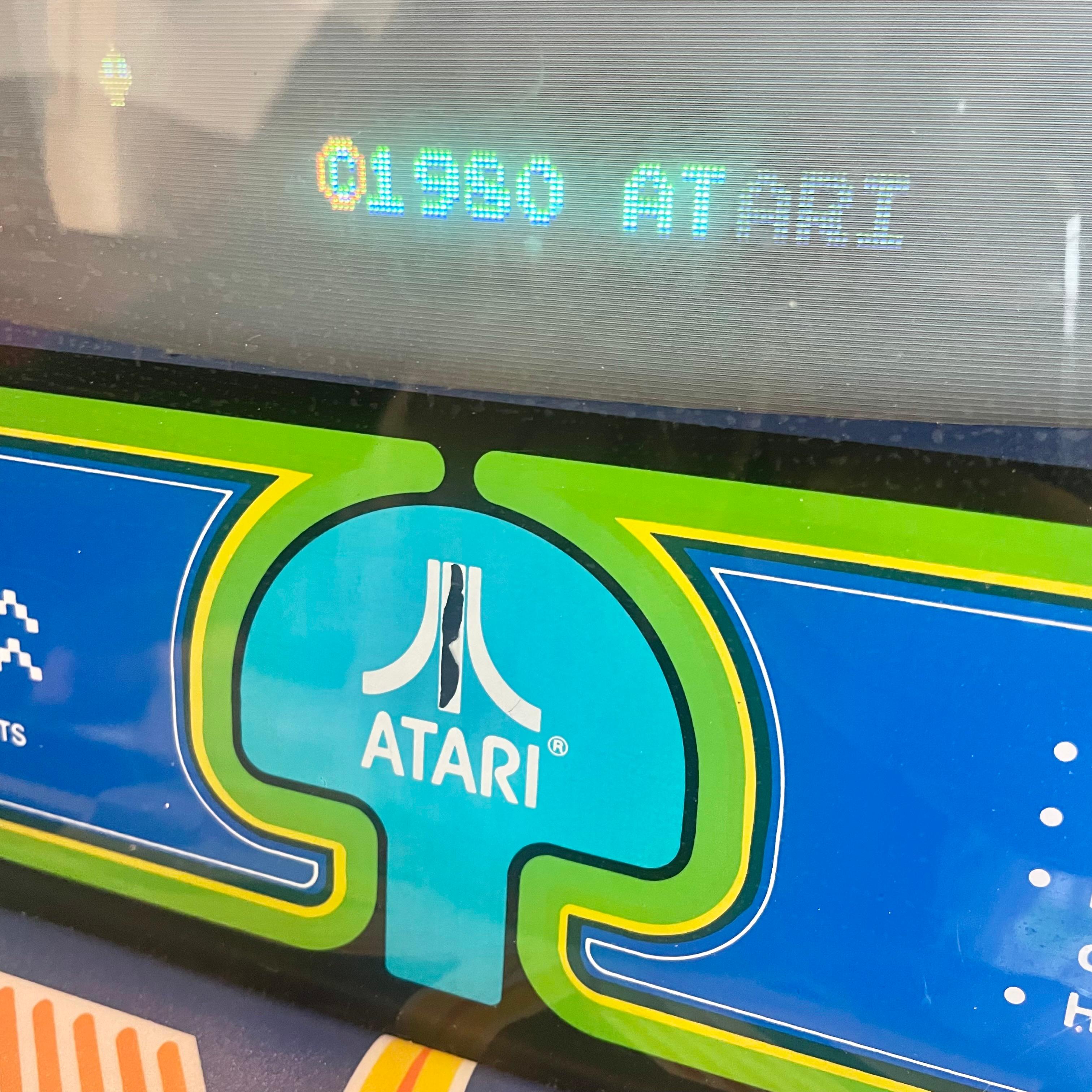 Atari Centipede Arcade Game, 1980 USA In Good Condition For Sale In Los Angeles, CA