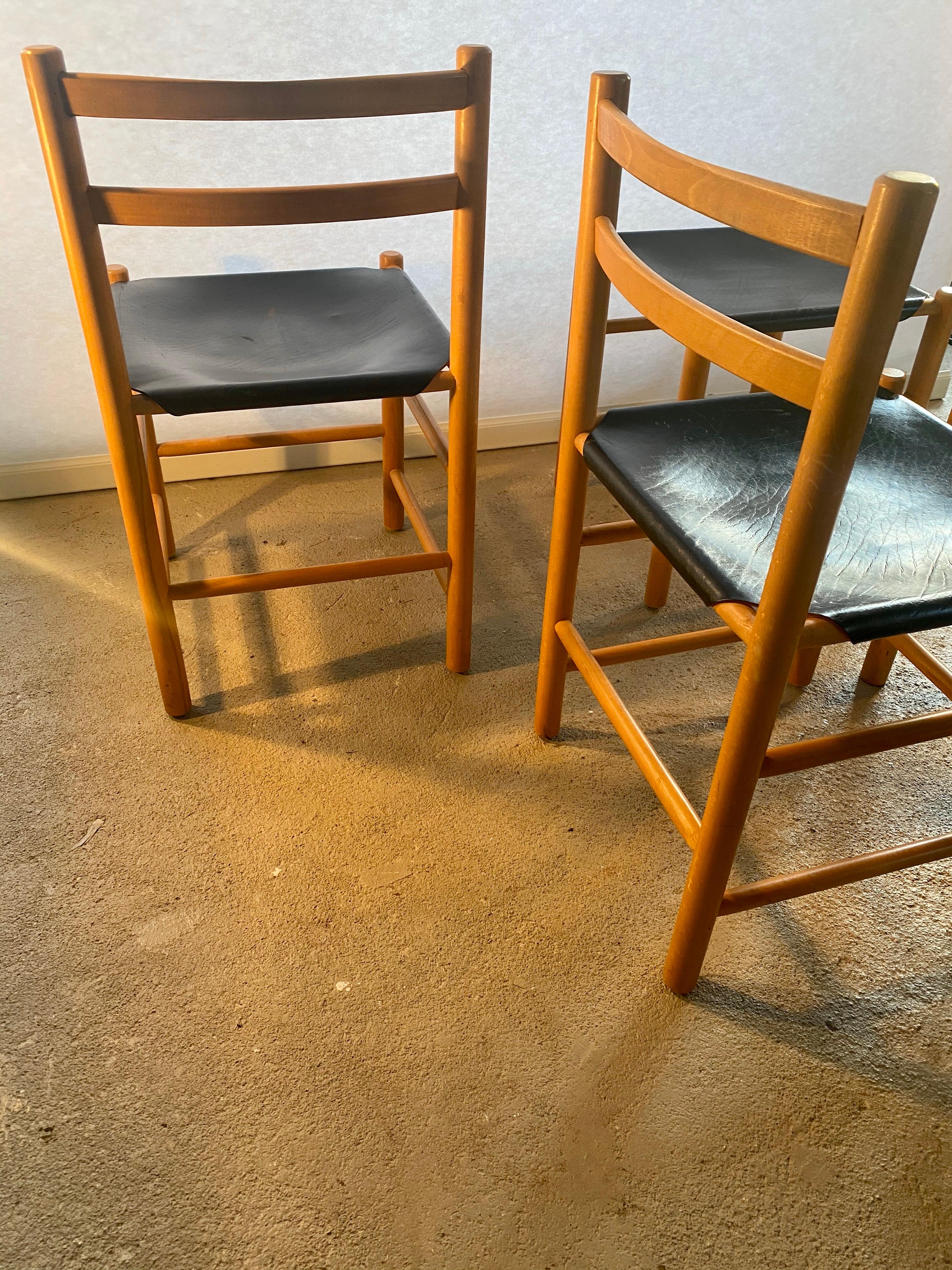 Ate Van Apeldoorn for Houtwerk Hattem Four Black Leather Dining Chairs + Hocker For Sale 1