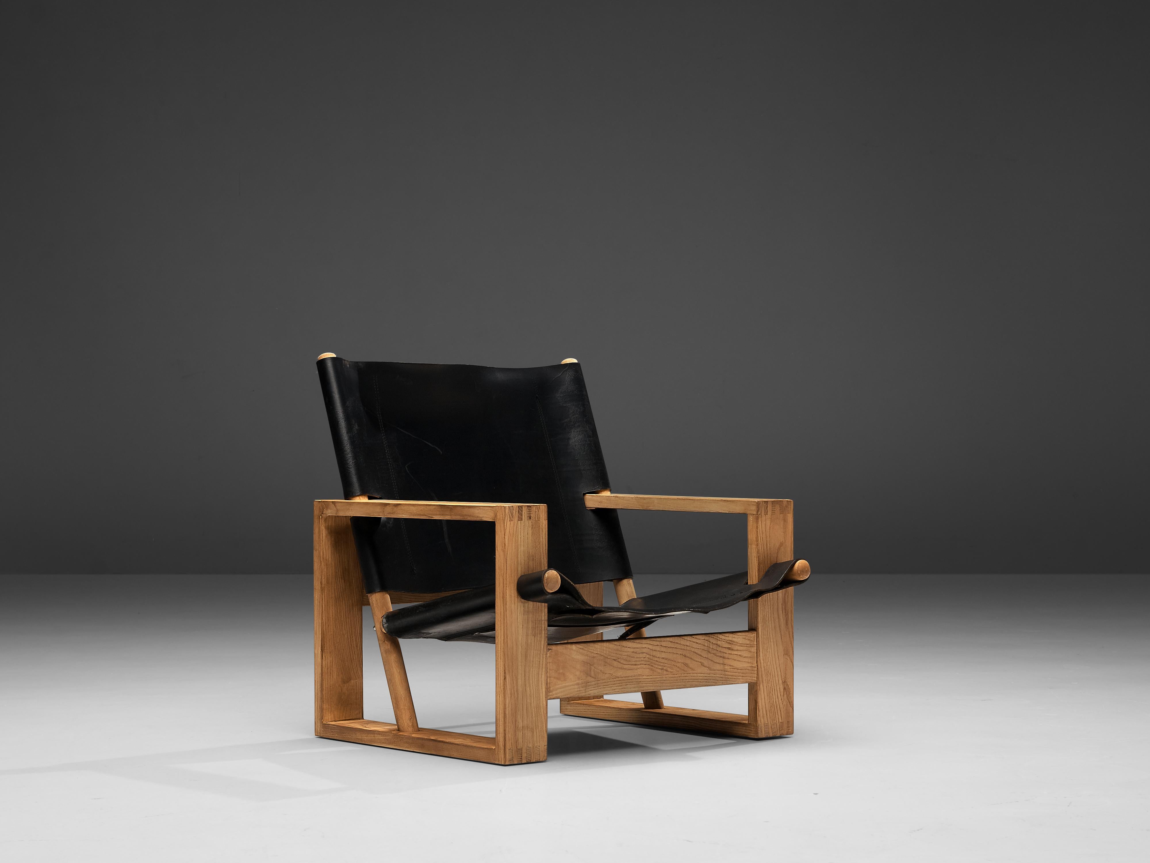 Ate van Apeldoorn for Houtwerk Hattem, ash, leather, the Netherlands, 1960s

The founder of Houtwerk Hattem, Ate van Apeldoorn, designed this lounge chair in the early 1960s. It features high-quality craftsmanship that can be seen at the wood