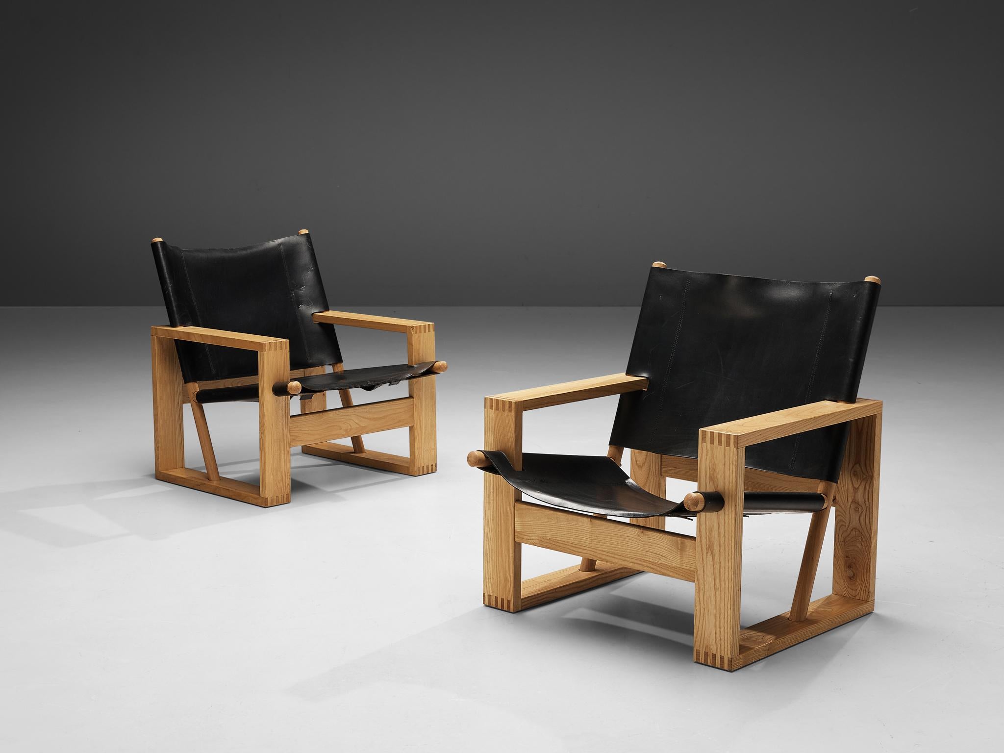 Ate van Apeldoorn for Houtwerk Hattem, lounge chairs, ash, leather, The Netherlands, 1960s

The founder of Houtwerk Hattem, Ate van Apeldoorn, designed this lounge chair in the early 1960s. It features high-quality craftsmanship that can be seen in