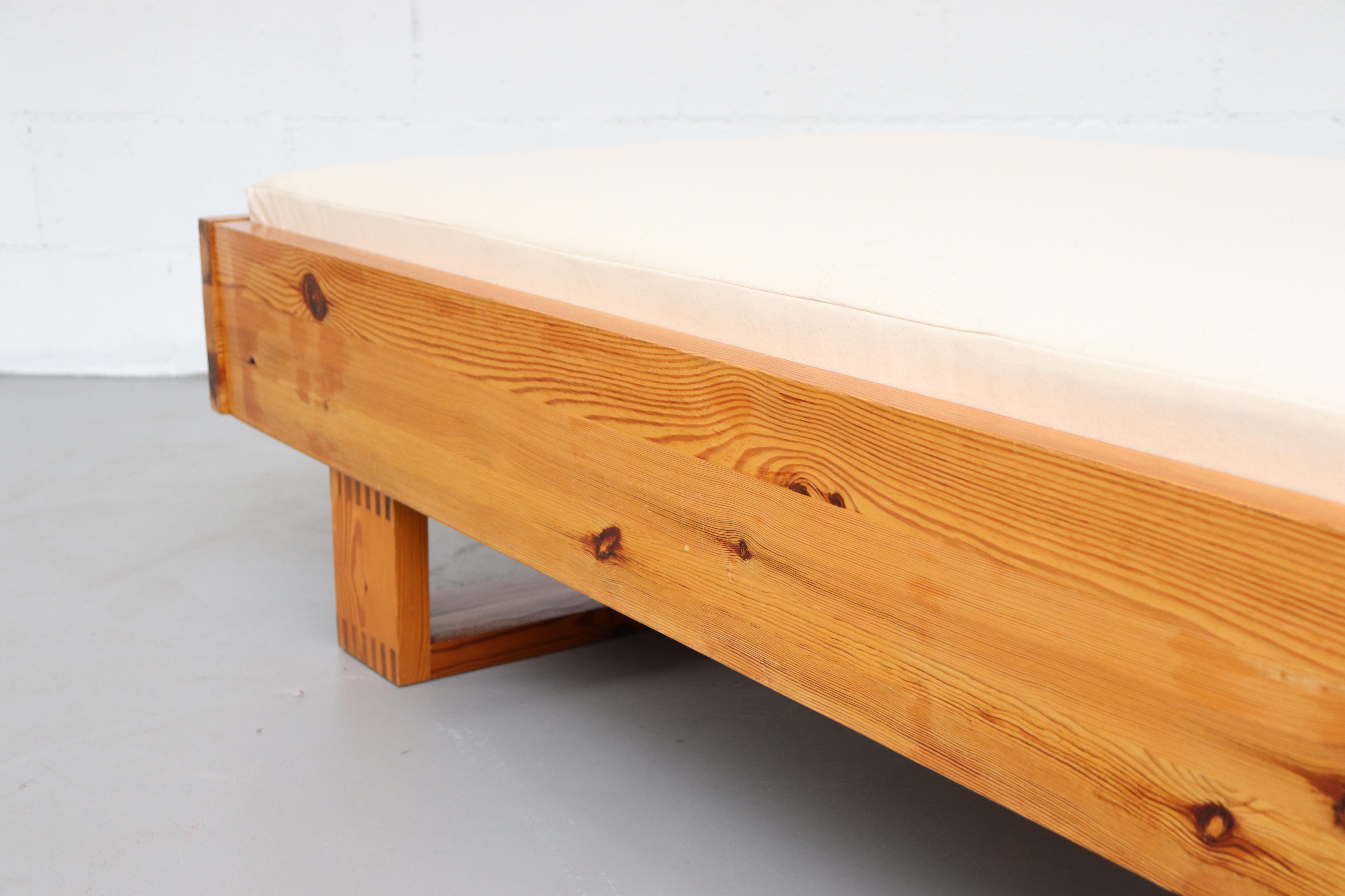 Ate Van Apeldoorn Pine Framed Daybed 3