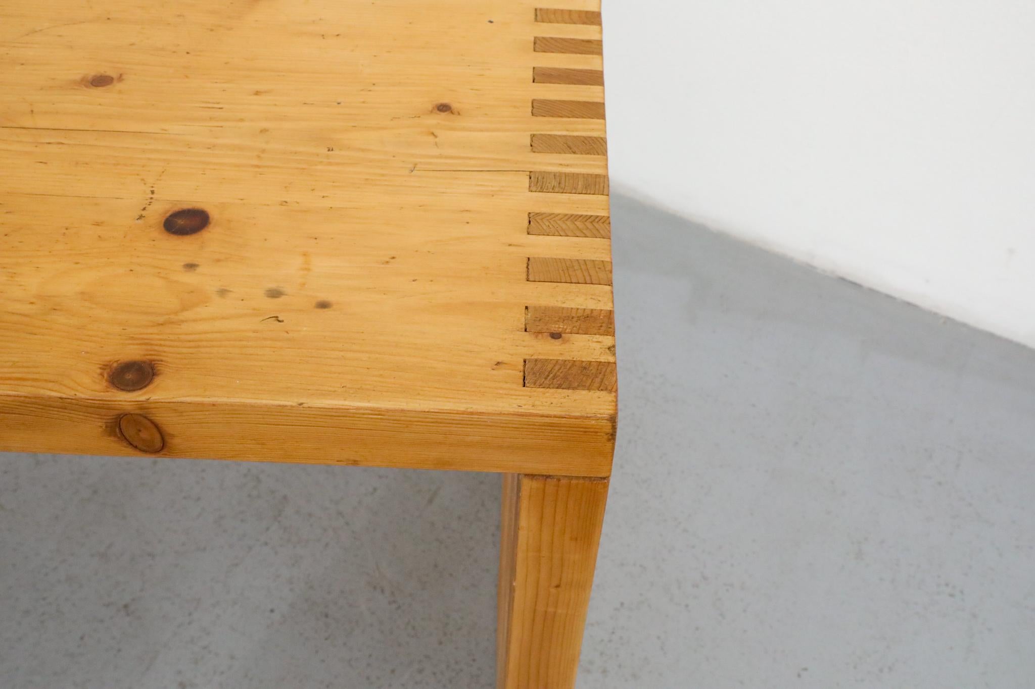 Ate Van Apeldoorn Table ou bureau de salle à manger en pin à cascade en vente 3