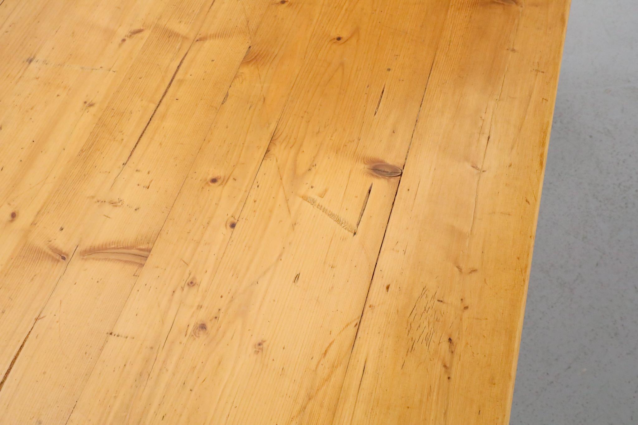 Ate Van Apeldoorn Table ou bureau de salle à manger en pin à cascade en vente 4