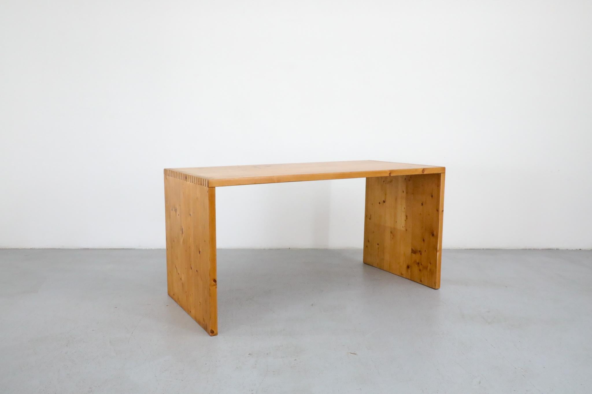 Ate Van Apeldoorn Table ou bureau de salle à manger en pin à cascade Bon état - En vente à Los Angeles, CA
