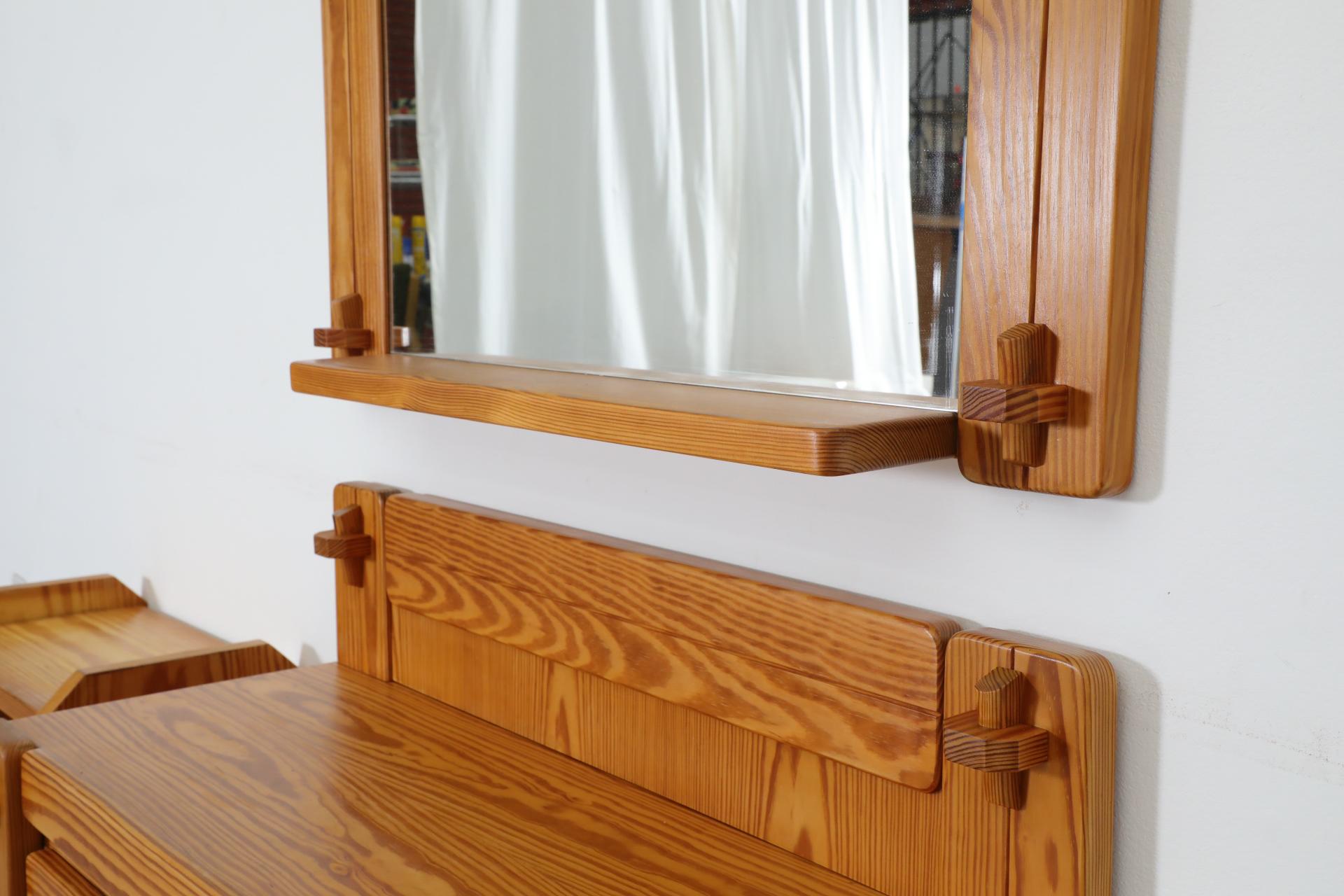 Ensemble de coiffeuses en pin de style Ate van Apeldoorn avec tiroirs, miroir mural et tabouret en vente 4