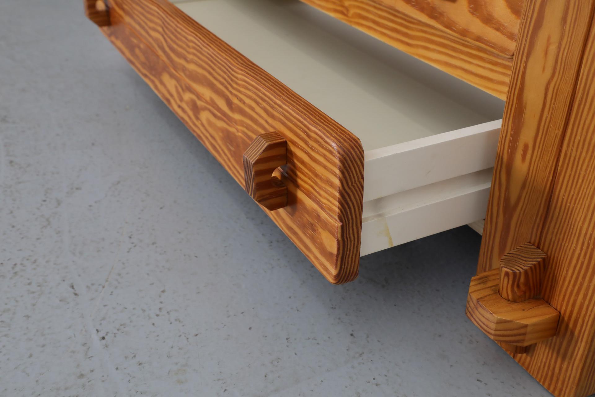 Ensemble de coiffeuses en pin de style Ate van Apeldoorn avec tiroirs, miroir mural et tabouret en vente 7