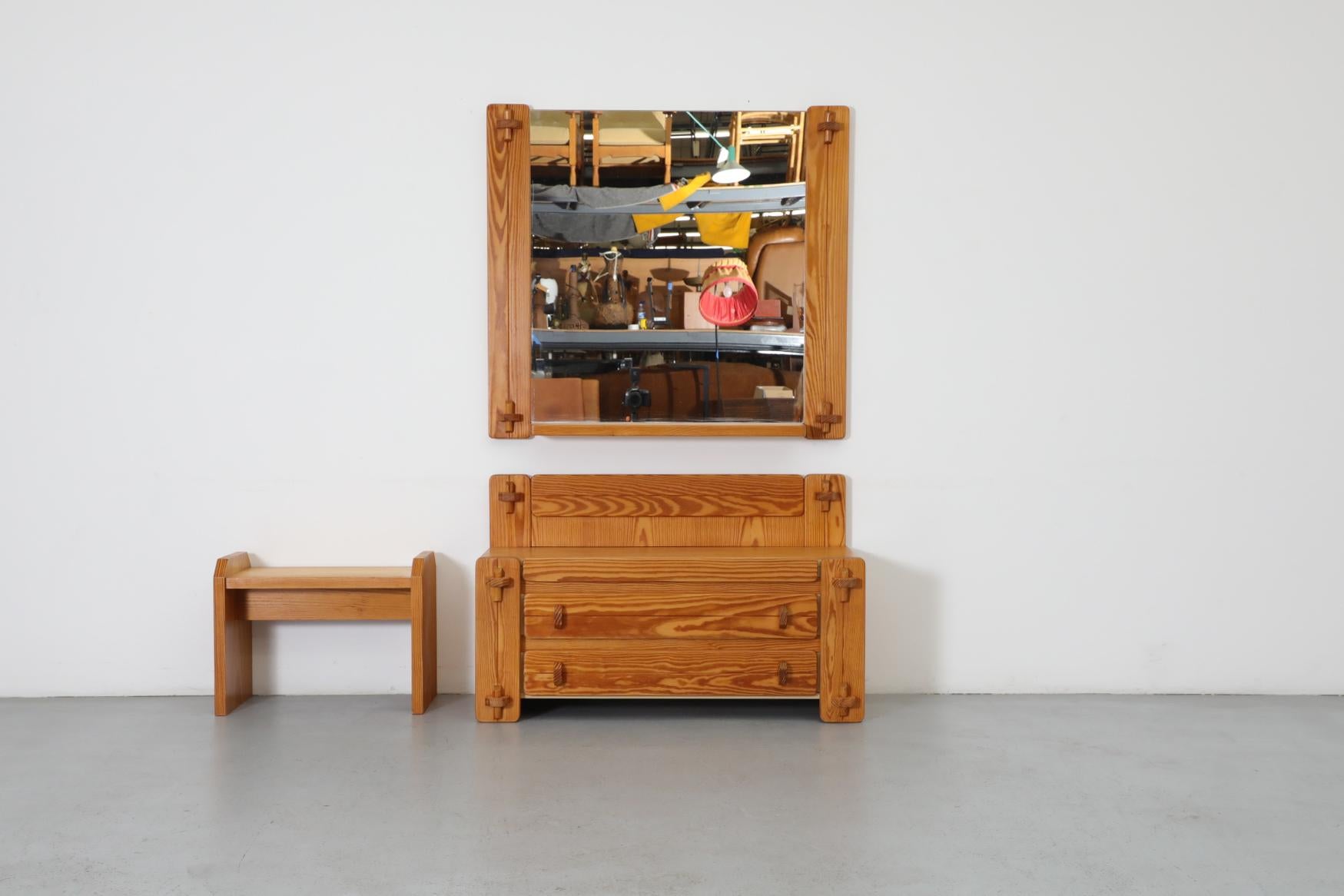 Ensemble de coiffeuses en pin de style Ate van Apeldoorn avec tiroirs, miroir mural et tabouret en vente 1