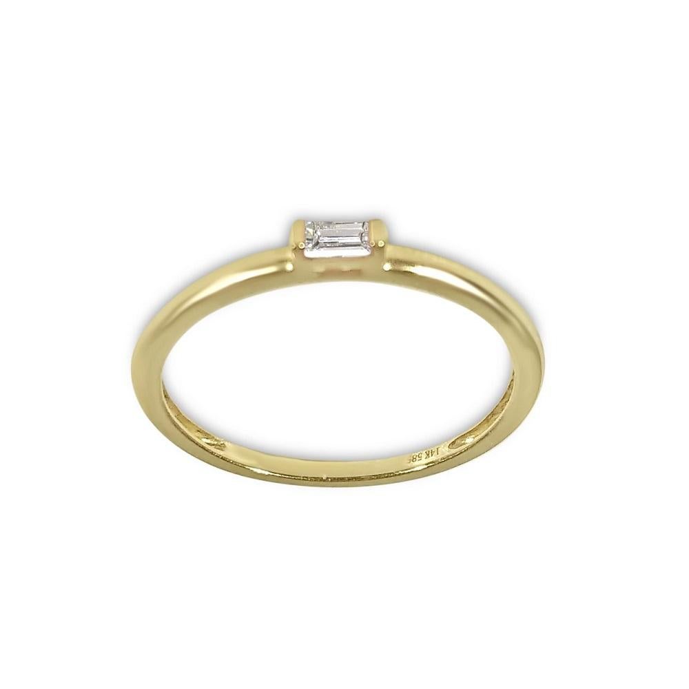 Shop our delicate 14K pinky ring with a simple and clean baguette gemstone

The perfect pinky ring! Set in 14K yellow gold with a fantastic diamond baguette. Can be worn as a midi ring as well!

Specifications:
- Gold Color: Yellow Gold
- Material: