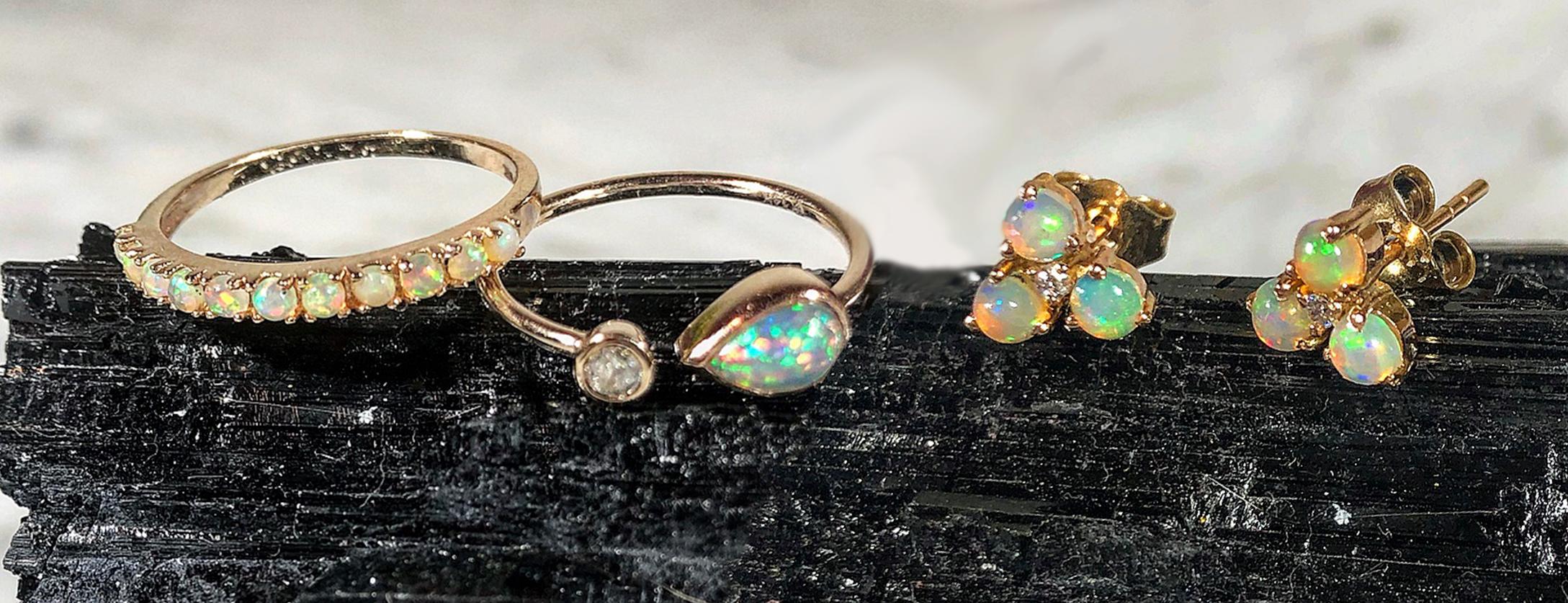Atelier All Day Ohrringe aus 14 Karat Gold und Opal-Diamant im Zustand „Neu“ im Angebot in New Orleans, LA