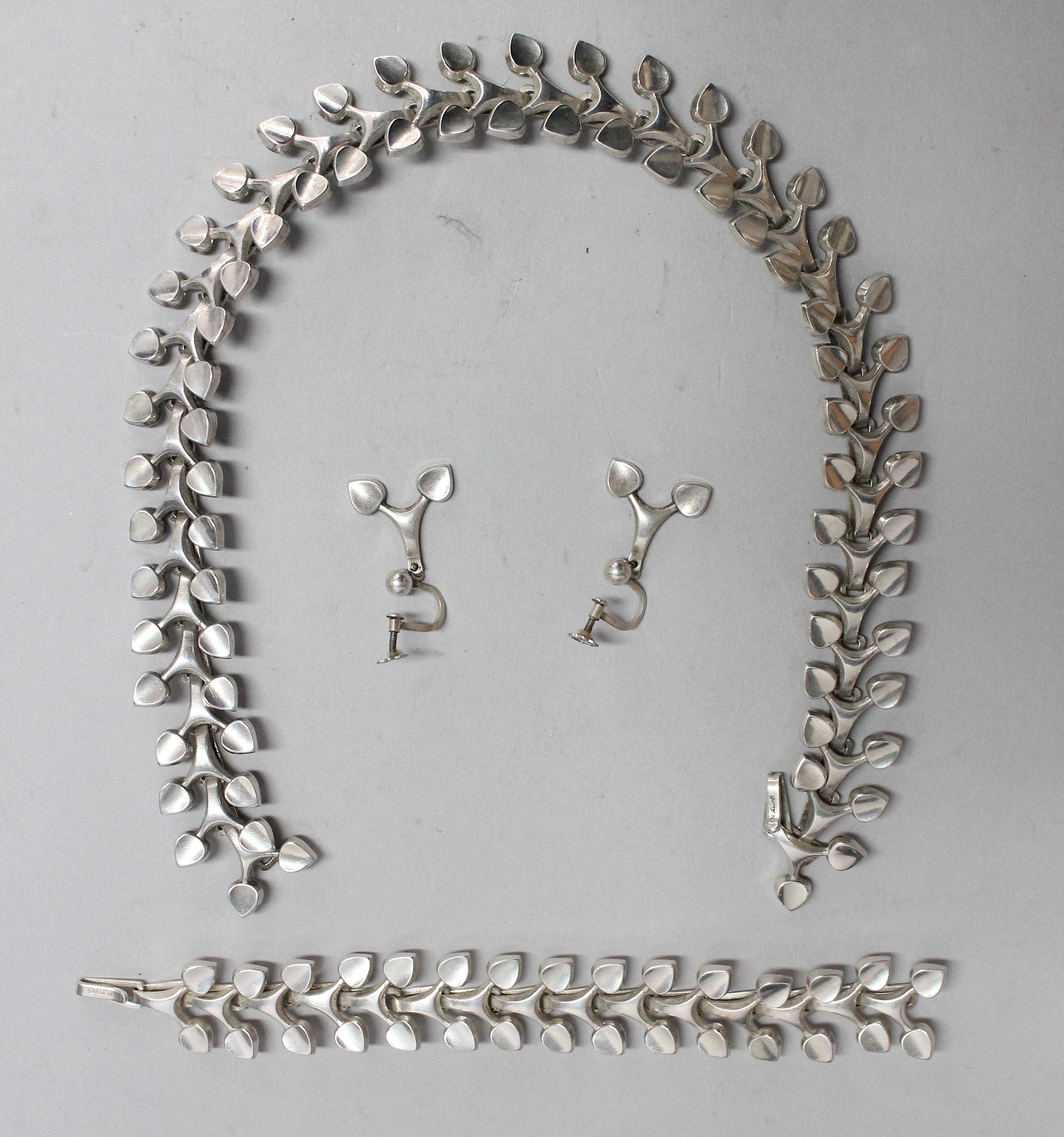 Atelier Borgila Sweden 1958 in Sterling, Set of Necklace, Bracelet and Earrings 4