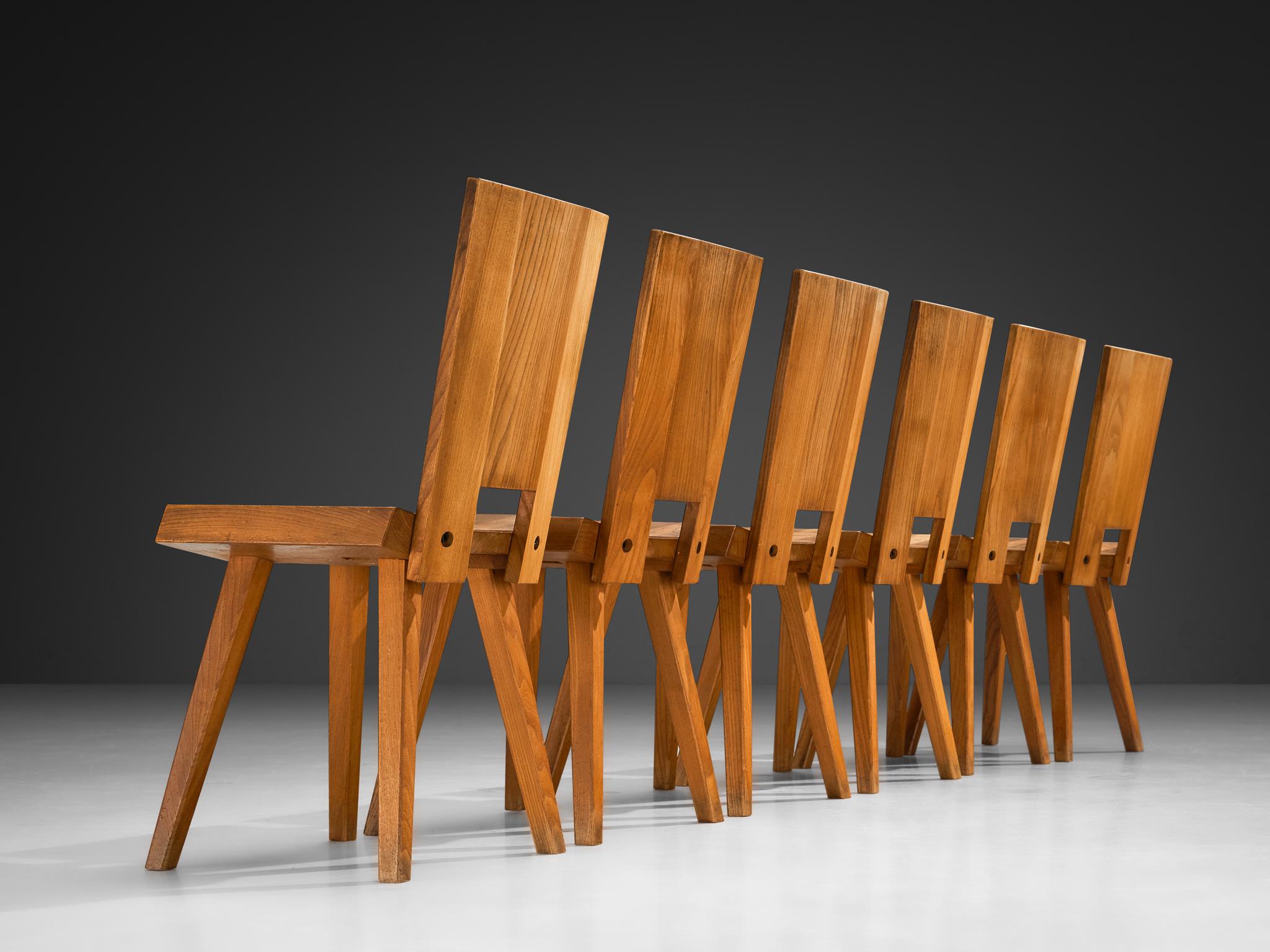 Français Ensemble de salle à manger Atelier C. Demoyen avec table et six chaises en orme massif en vente