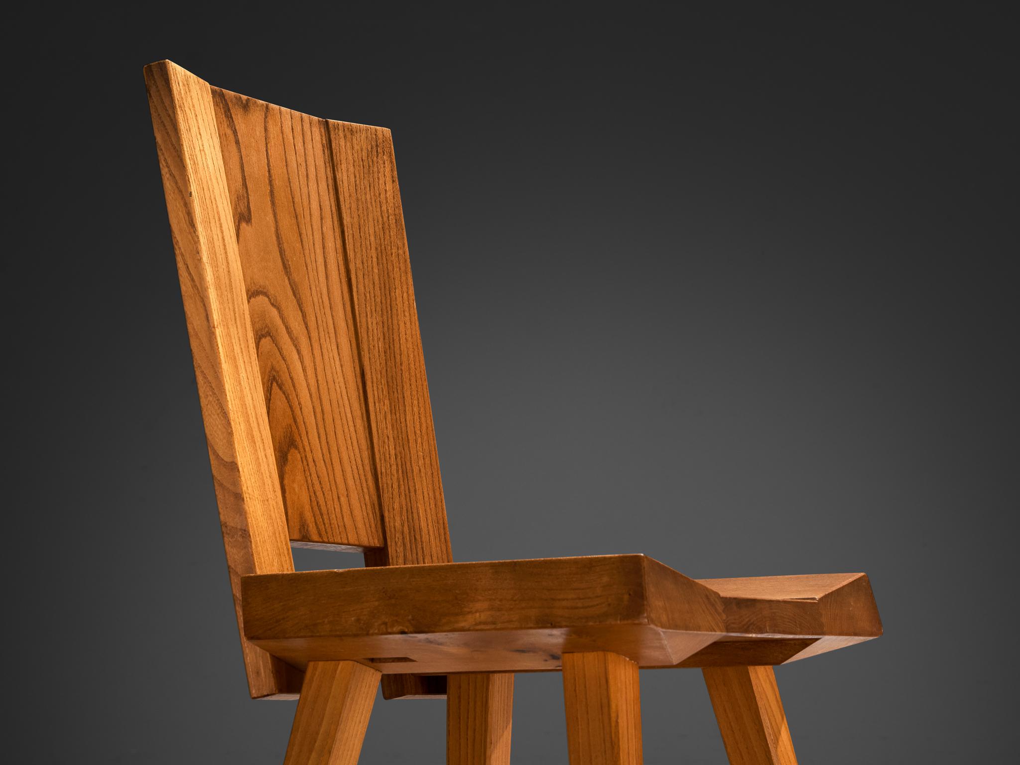 Français A.I.C. C. Ensemble de six chaises en orme massif en vente