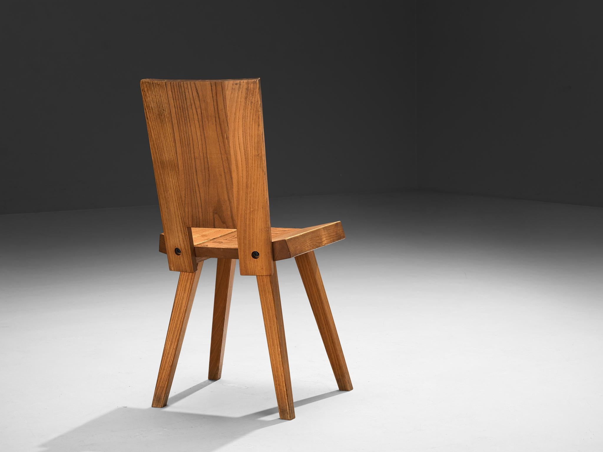Orme A.I.C. C. Ensemble de six chaises en orme massif en vente