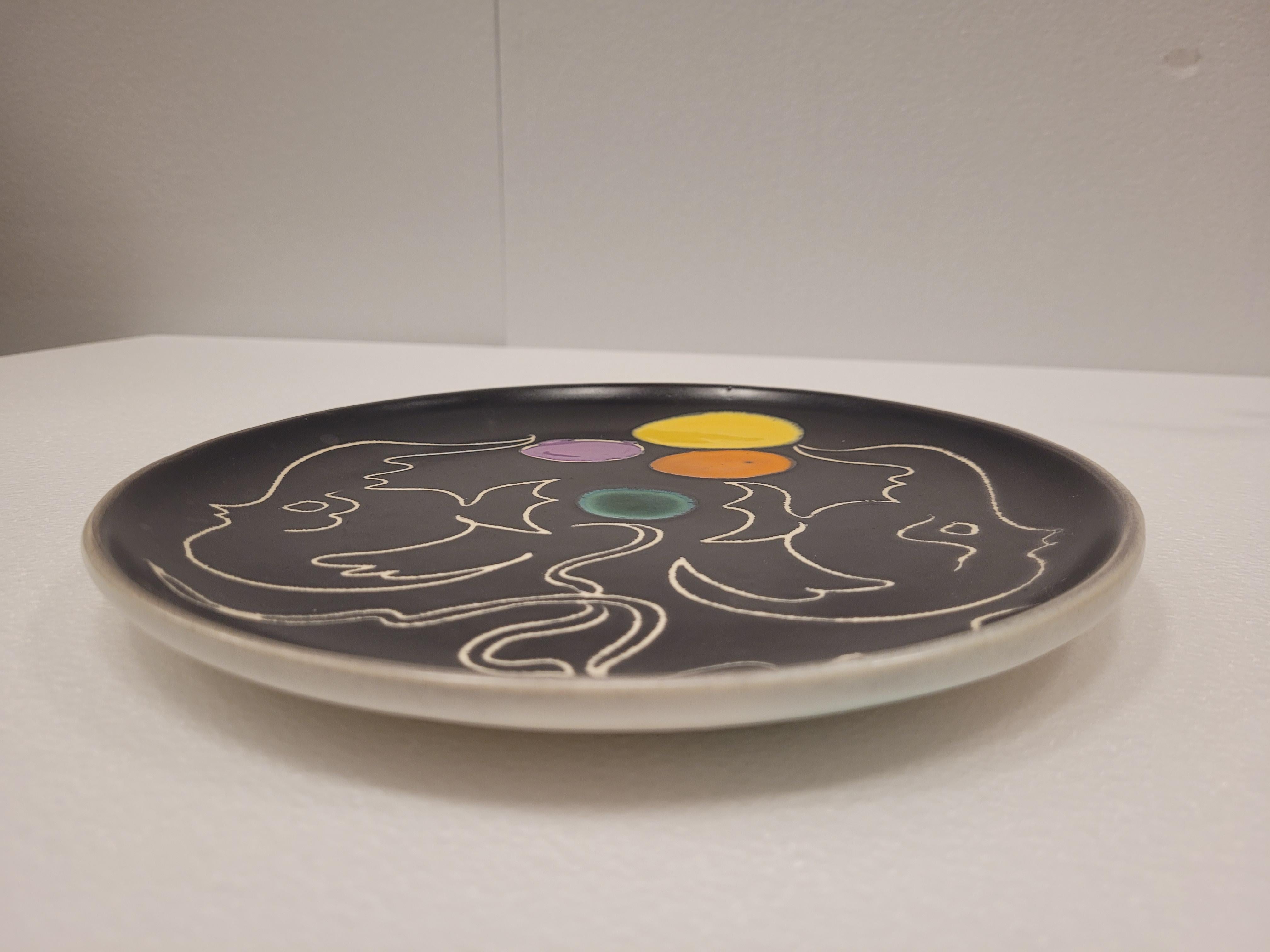 Atelier CERENNE RENE  NEVEUX VALLAURIS Paire d'assiettes en céramique abstraite des années 50 en vente 7