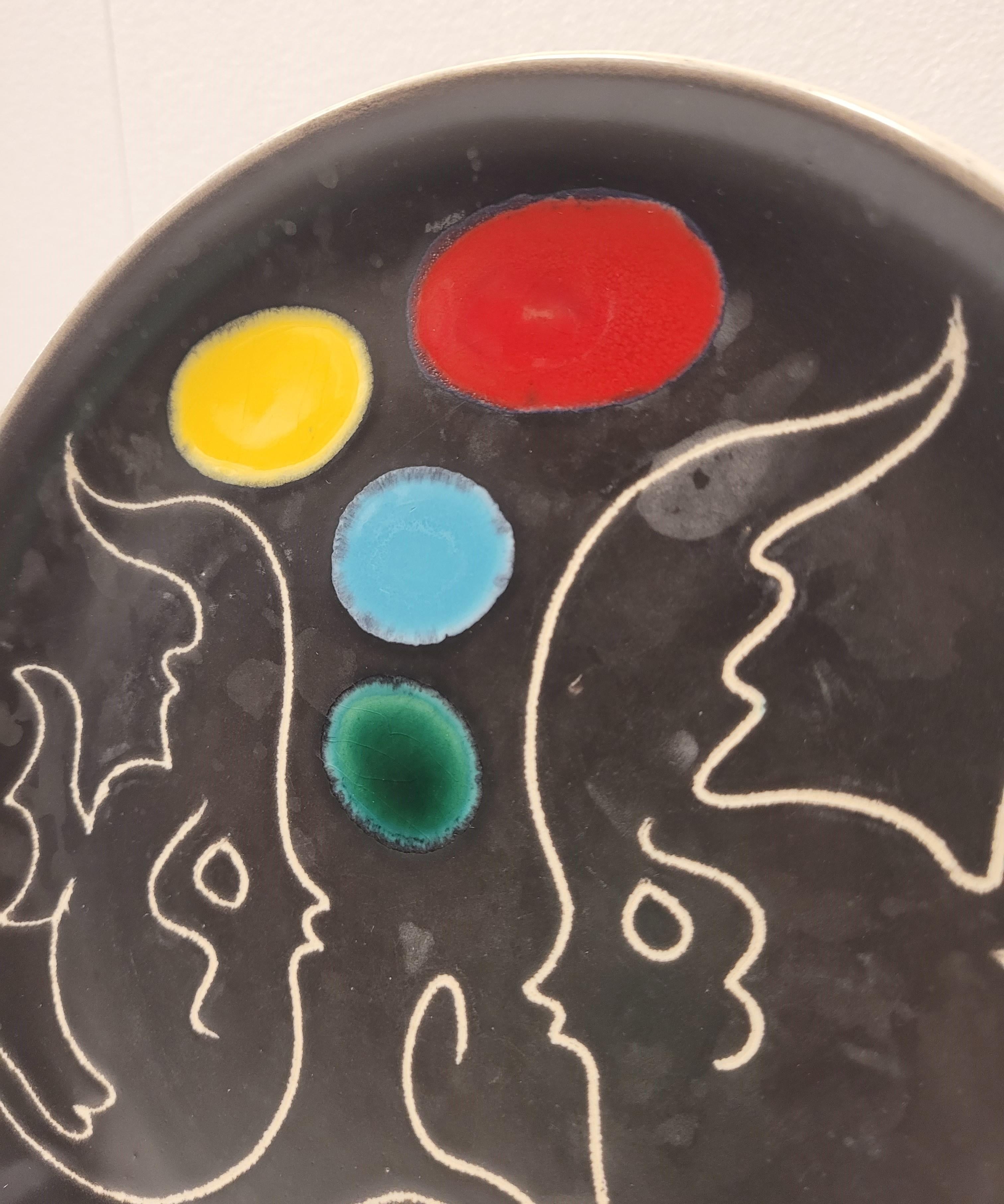 Atelier CERENNE RENE  NEVEUX VALLAURIS Paire d'assiettes en céramique abstraite des années 50 en vente 1