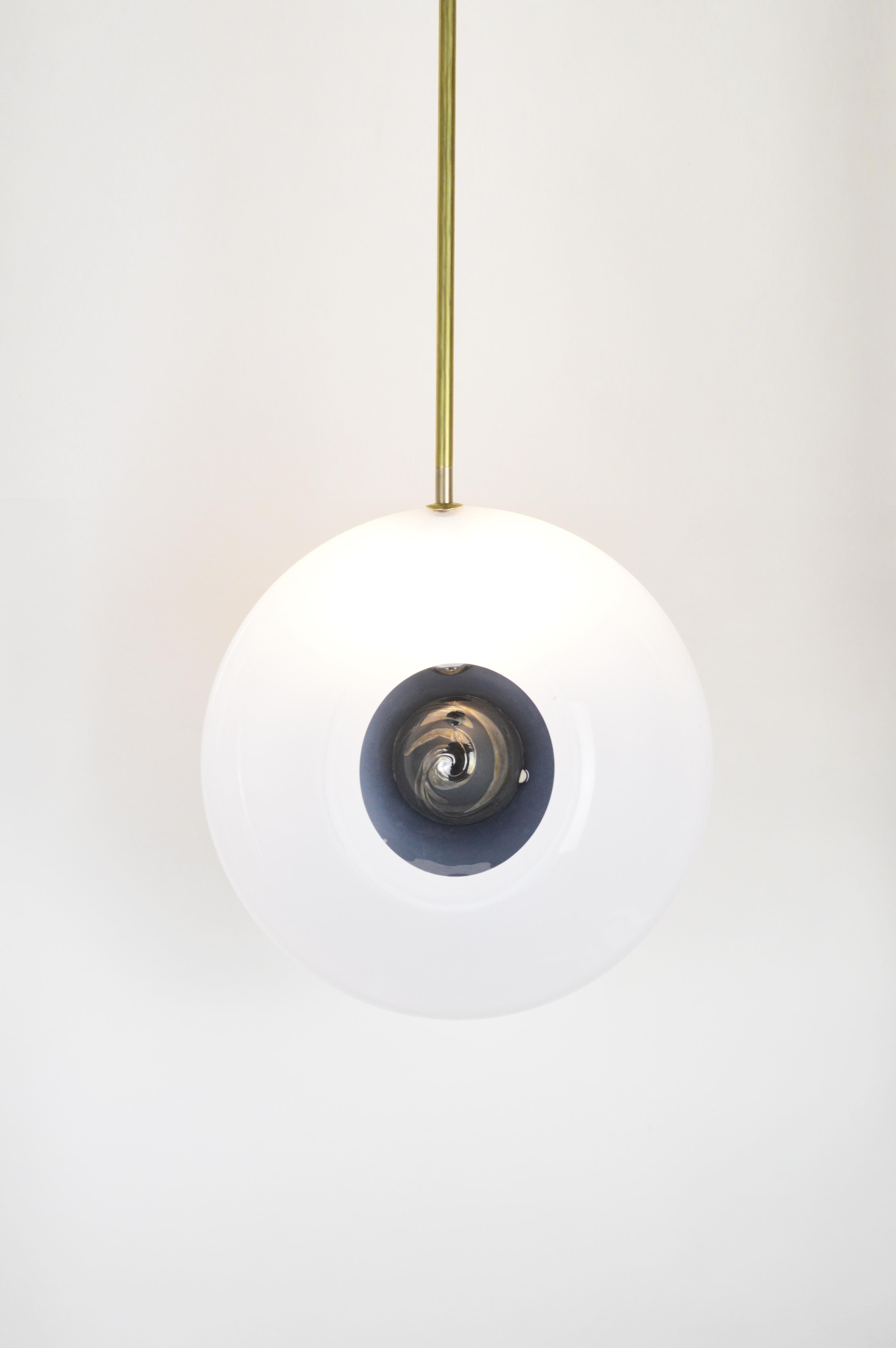 Français Atelier George, lampe suspendue Trou Noir en vente
