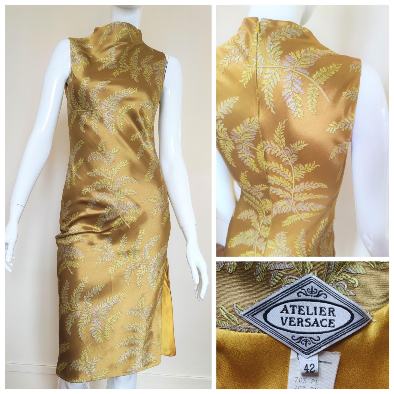 *Atelier Gianni Versace* dress.
Cut up at the side.
LIKE NEW!

SIZE
Medium. 
Marked size: Italain 42.
Length: 110 cm / 43.3 inch
Bust: 37 cm / 14.6 inch
Waist: 33 cm / 13 inch
Hips: 42 cm / 16.5 inch
Shoudler to shoulder: 35 cm / 13.8 inch

Made in