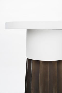 Tavolino Issey di Atelier Linné in lacca e Oak