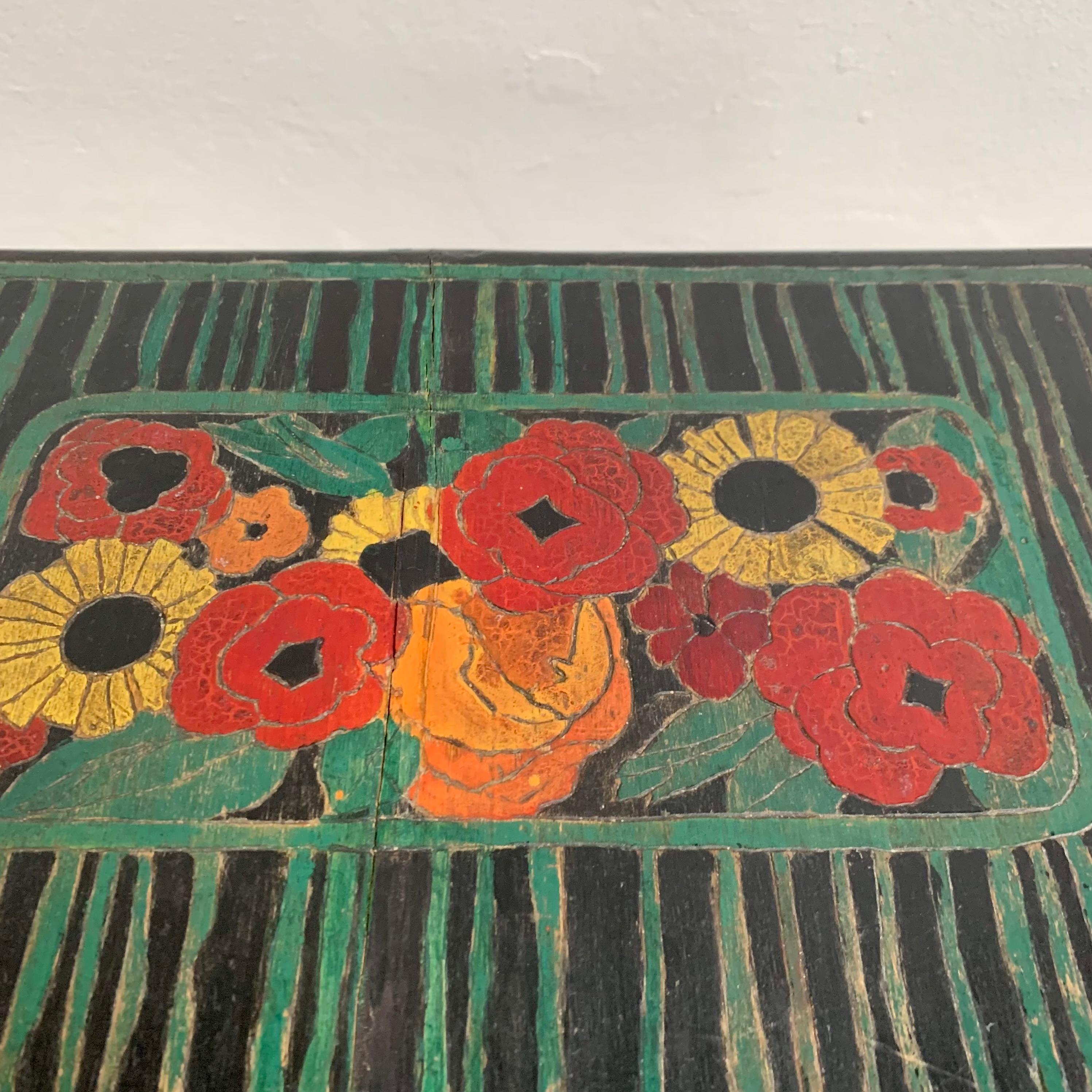 Atelier Martine Attributed Painted Wood Side Table, circa 1920, France. en vente 3