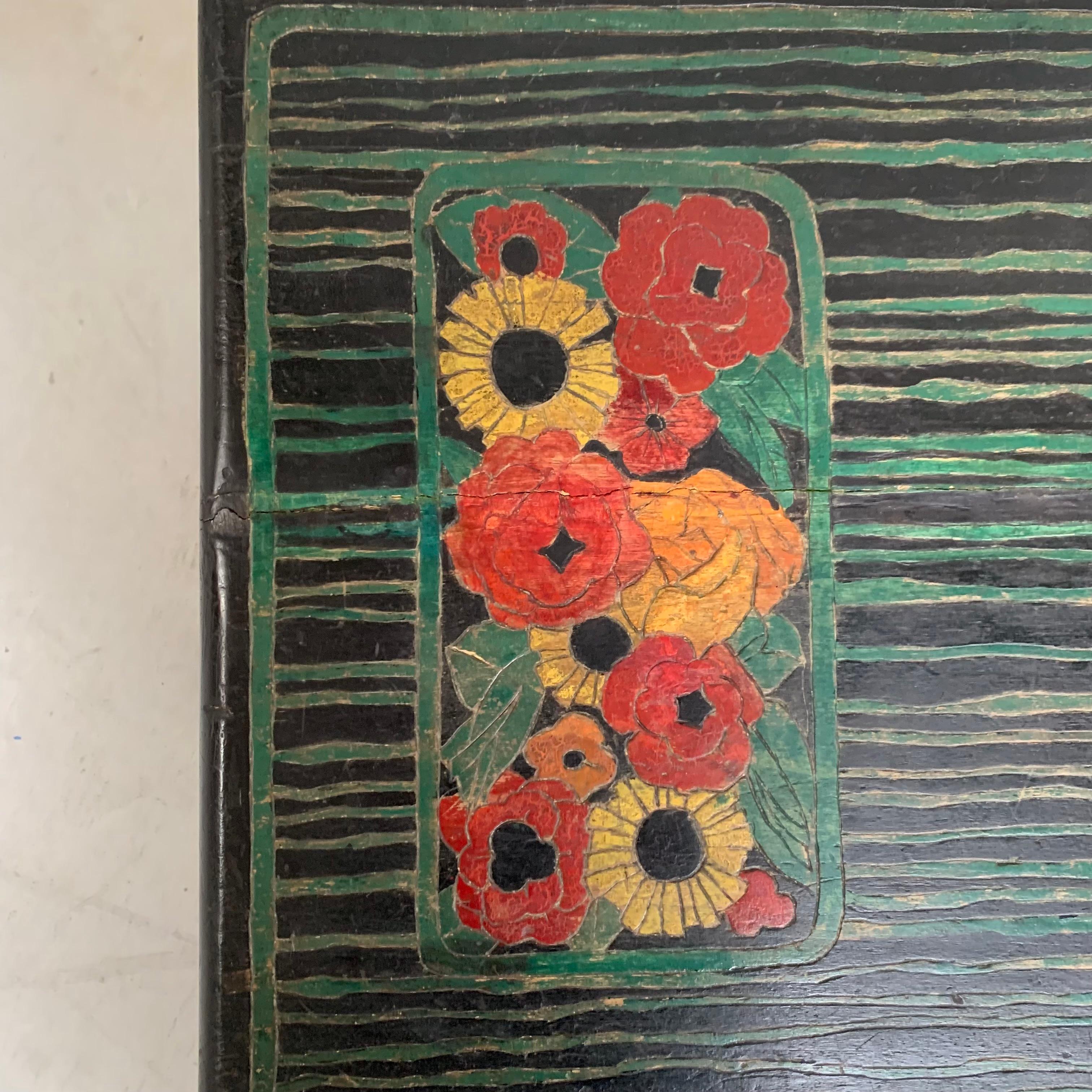 Atelier Martine Attributed Painted Wood Side Table, circa 1920, France. en vente 5