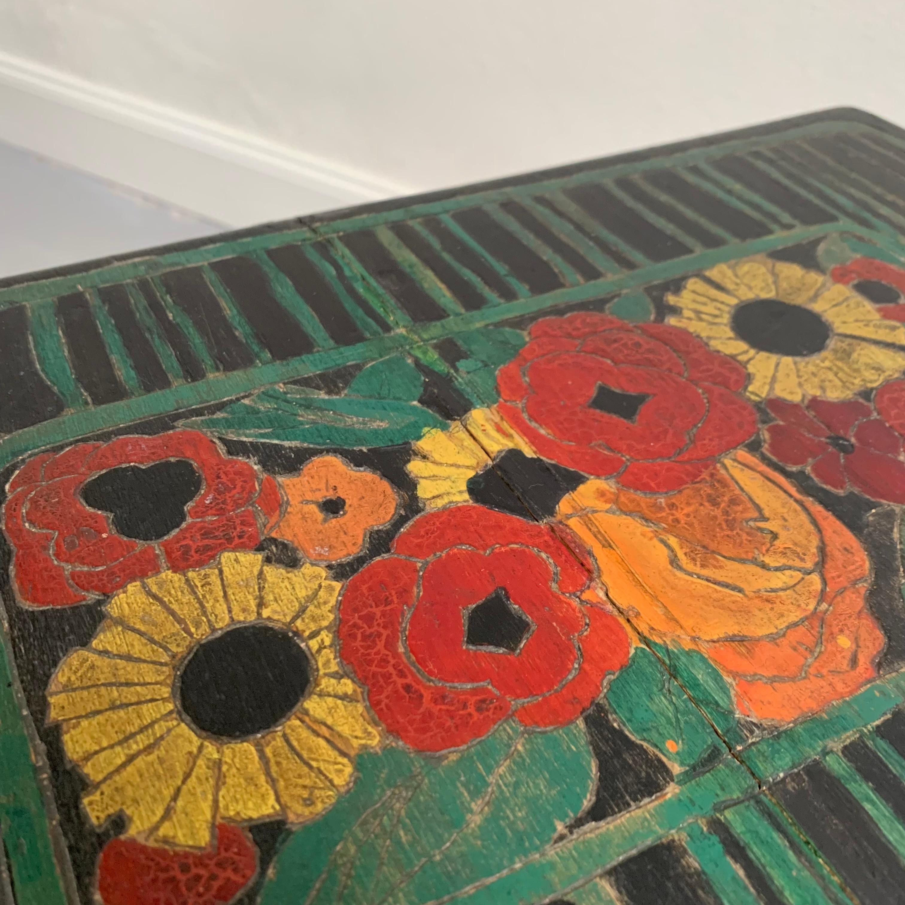 Atelier Martine Attributed Painted Wood Side Table, circa 1920, France. en vente 8