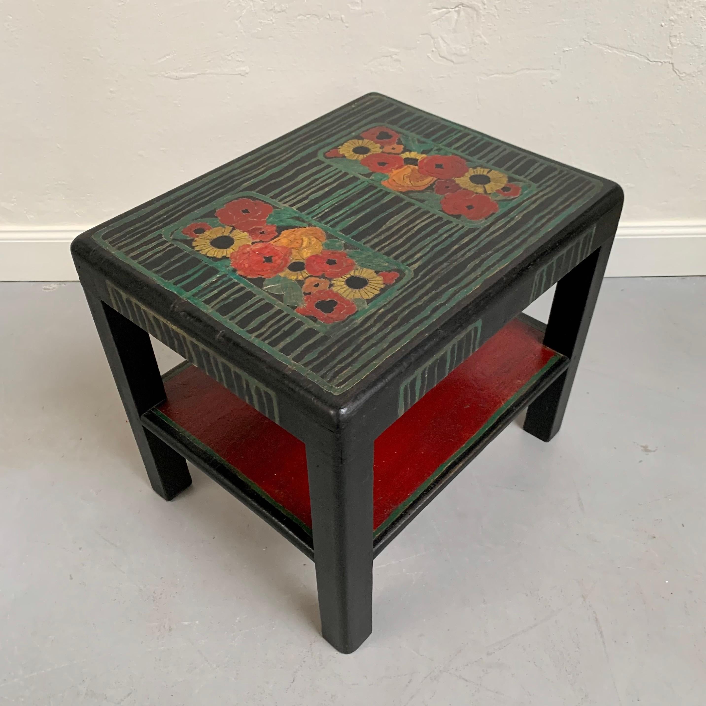 Art déco Atelier Martine Attributed Painted Wood Side Table, circa 1920, France. en vente