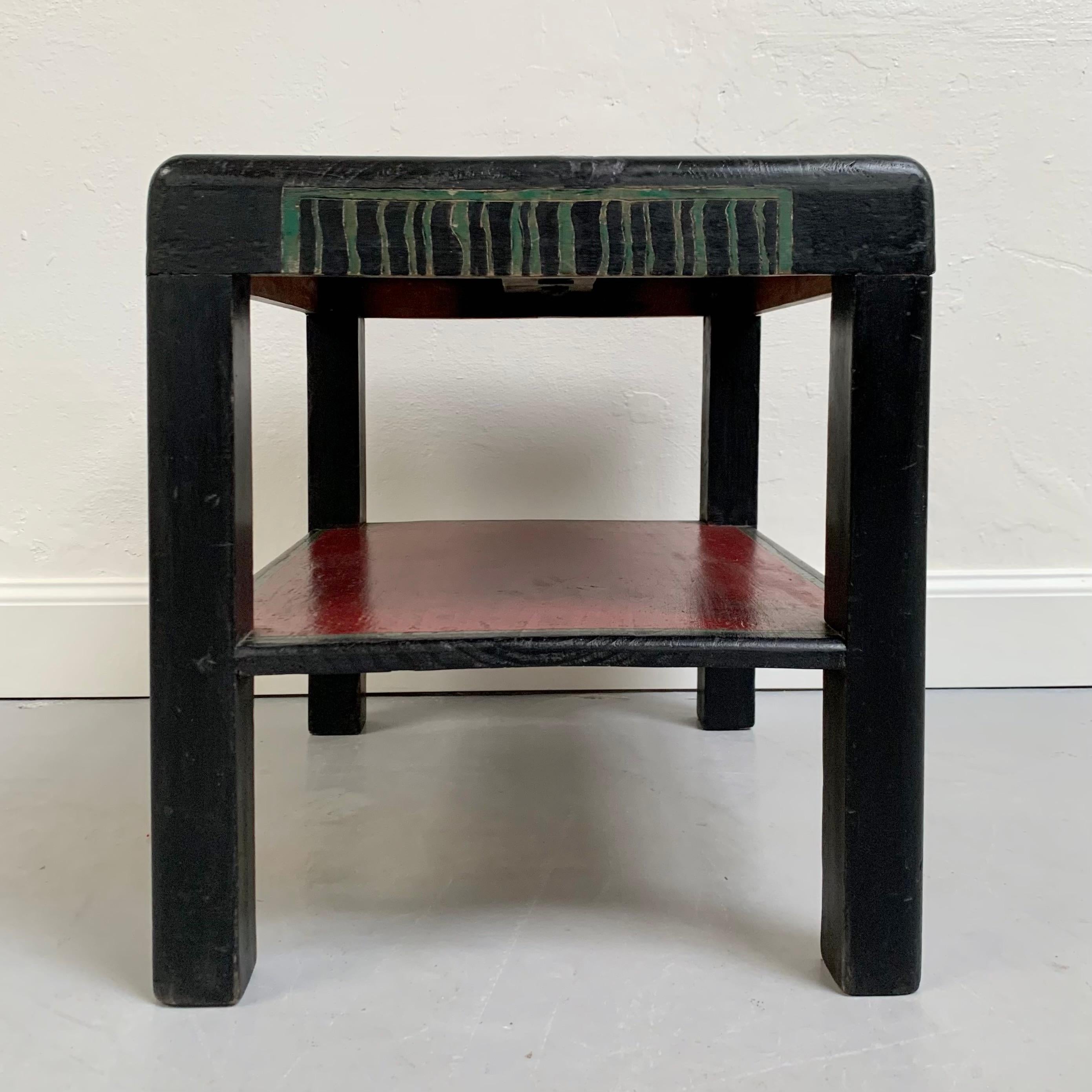 Atelier Martine Attributed Painted Wood Side Table, circa 1920, France. Bon état - En vente à Brussels, BE