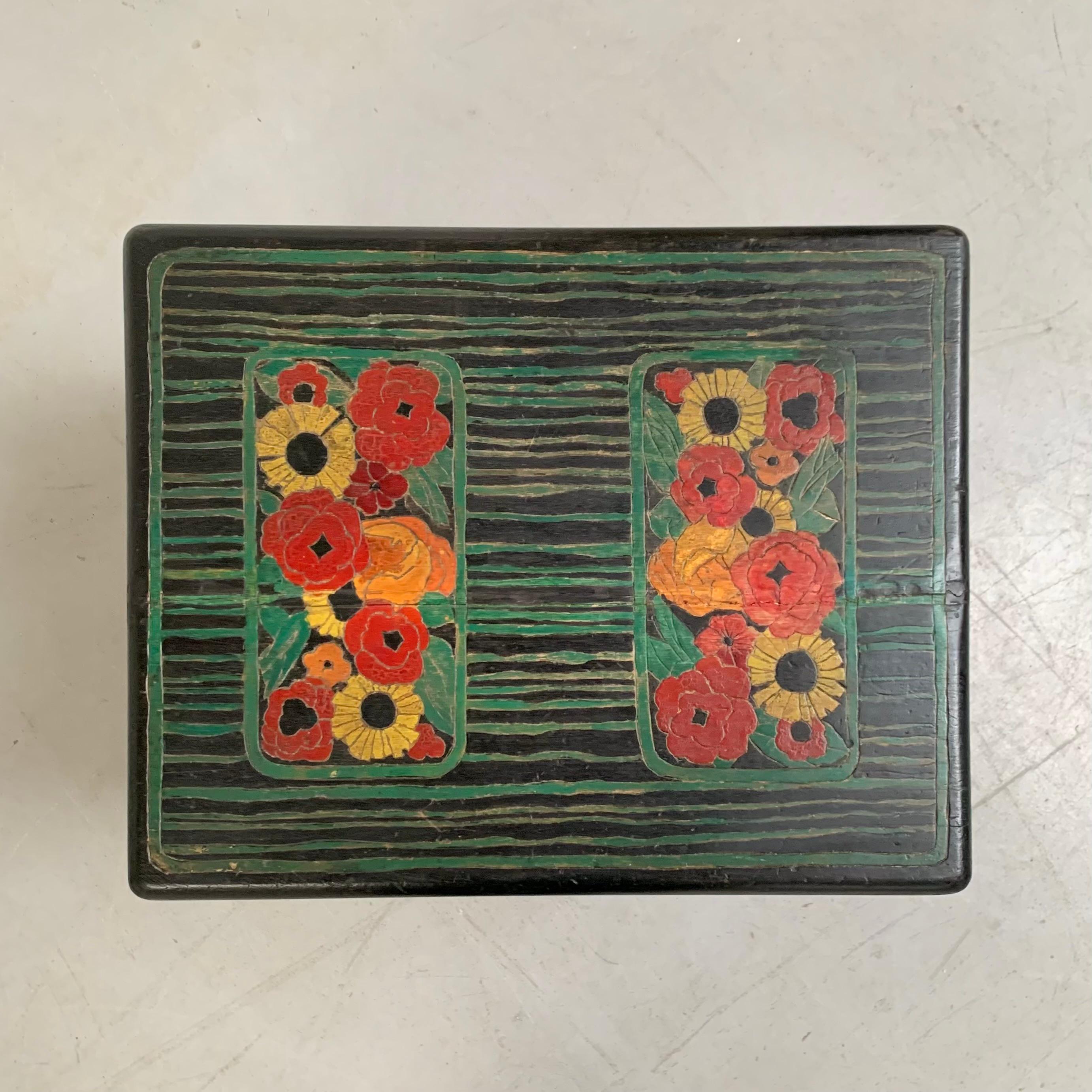 Atelier Martine Attributed Painted Wood Side Table, circa 1920, France. en vente 1