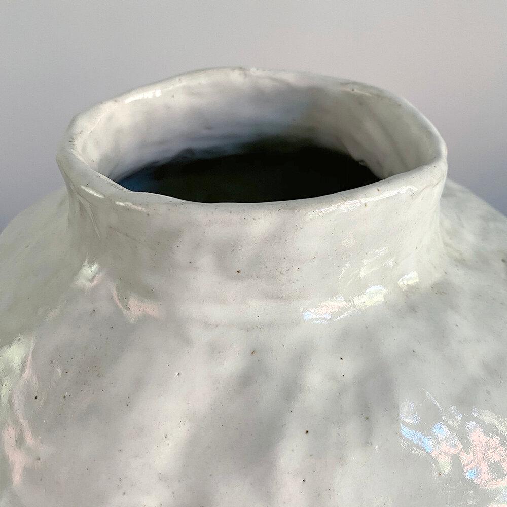 Atelier MVM vase, “Mientse” in glazed pottery

Glazed pottery
Matthias Vriens-McGrath
United States, 2018
Dimensions: 15-1/2” x 11”

Antiques and vintage may show signs of natural wear and age.
 