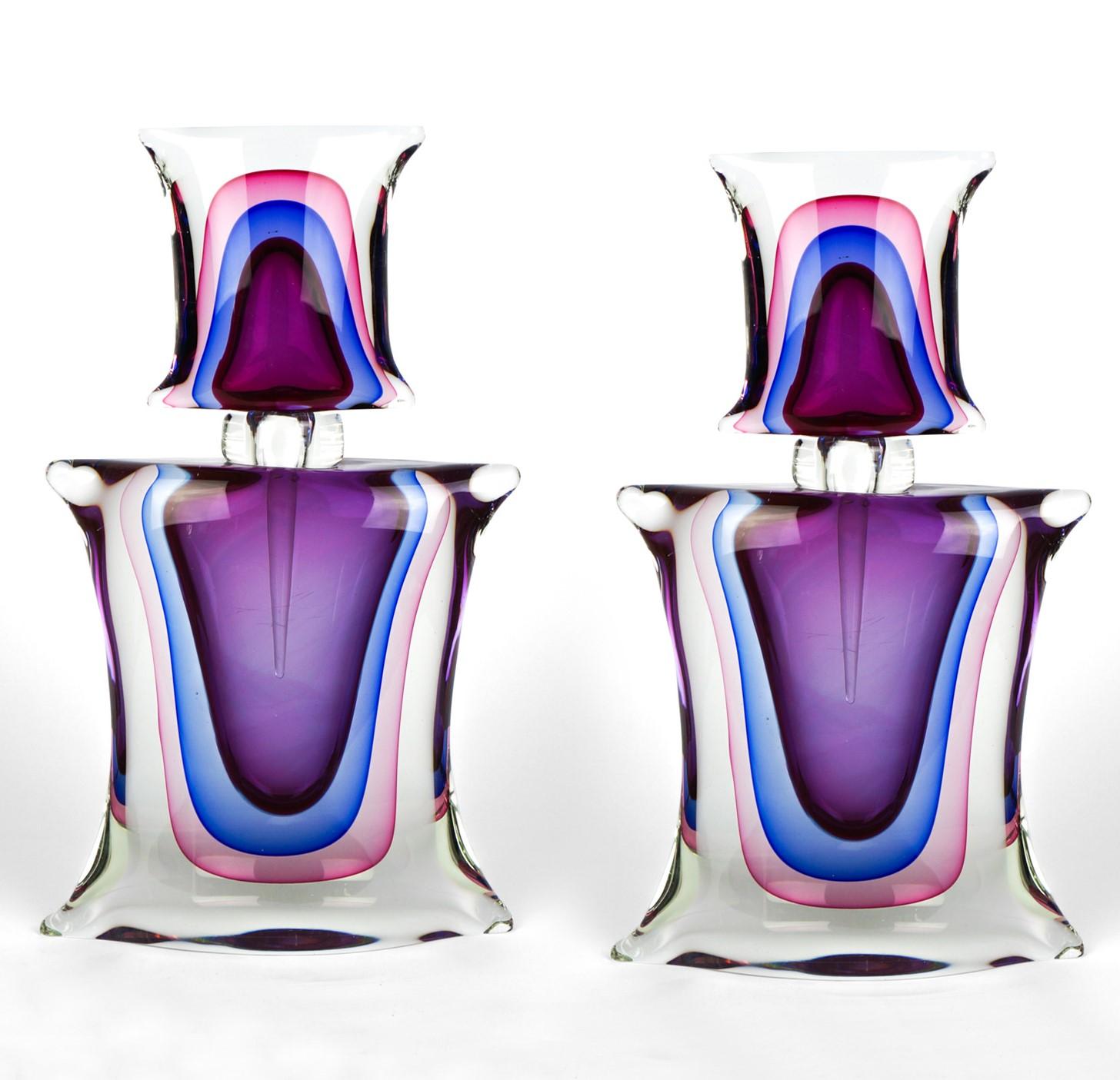 Deux bouteilles Sommerso en verre de Murano de style mi-siècle moderne de l'Atelier Oball, 1994 en vente 3