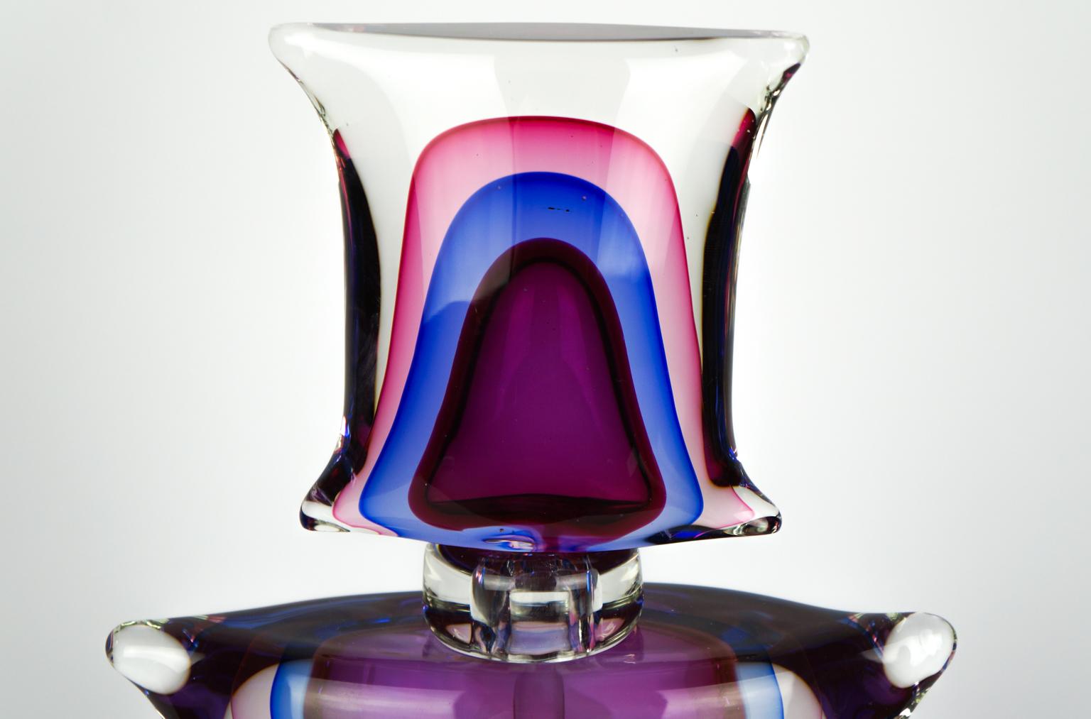 Deux bouteilles Sommerso en verre de Murano de style mi-siècle moderne de l'Atelier Oball, 1994 en vente 7