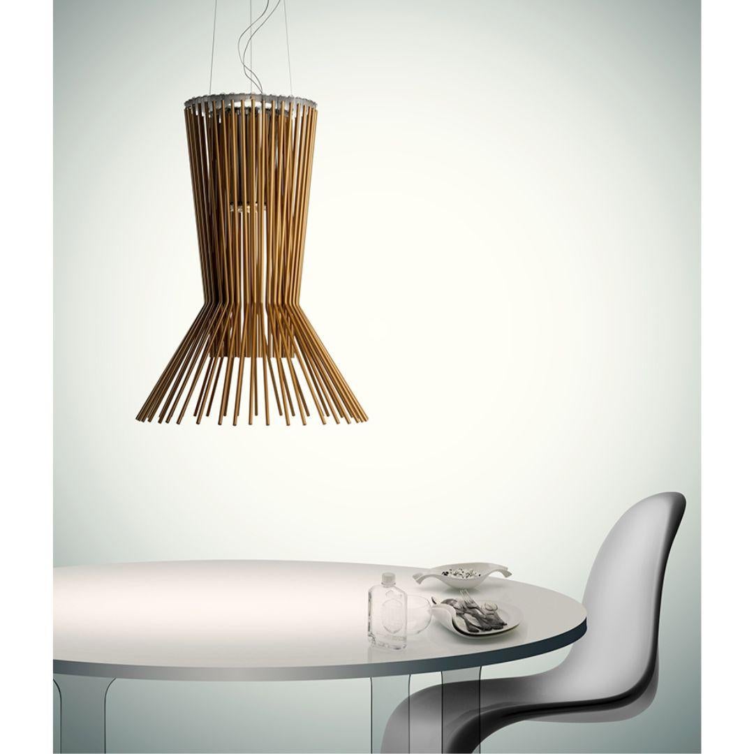 Atelier Oi ‘Allegretto Vivace’ chandelier lamp in copper for Foscarini

Designed by Atelier Oi and produced by Foscarini, the Italian lighting firm founded in Venice on the legendary island of Murano, where generations of master craftsman have